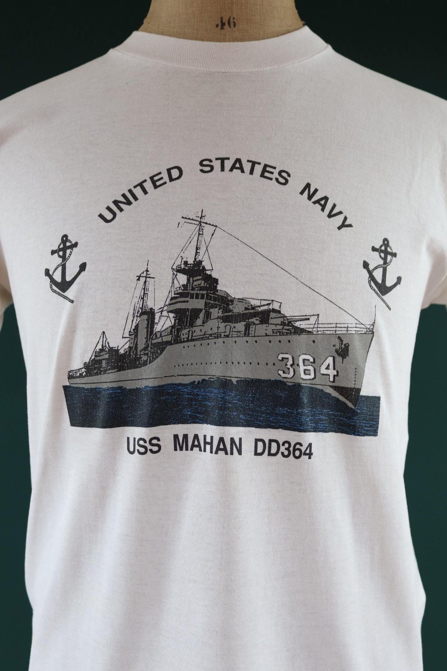 Vintage 1990s US Navy ship t shirt - USS Mahan - military print - single stitch - 40” chest