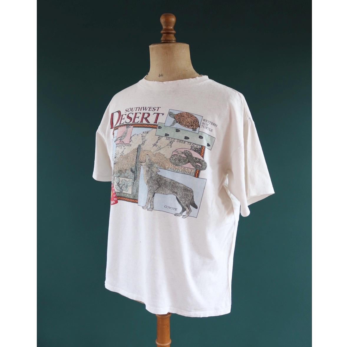 Vintage 1990s Southwest Desert t shirt - coyote print - nature design - 46” chest