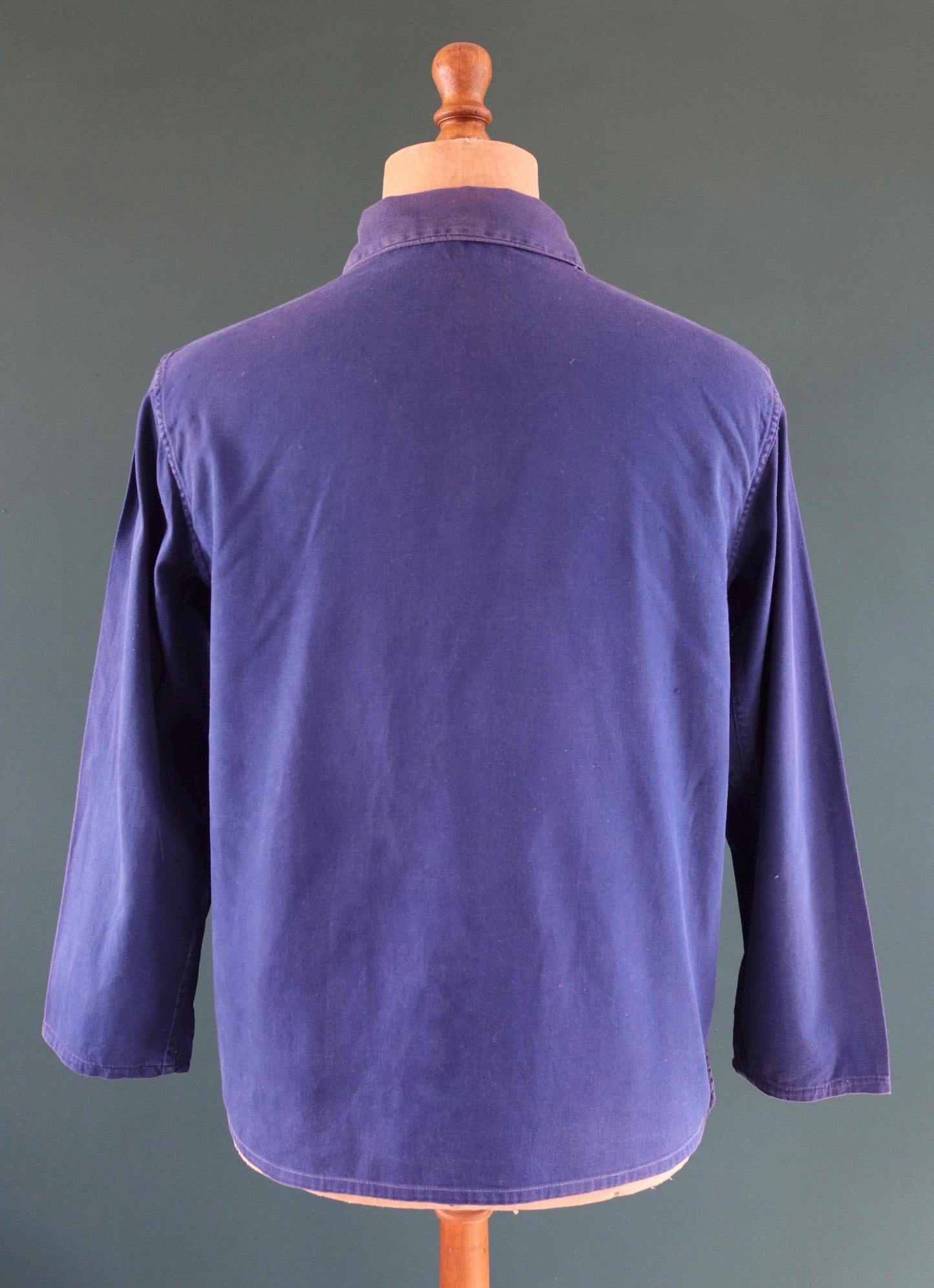 Vintage 1970s French blue workwear jacket - sun faded cotton twill - 46” chest - bleu de travail