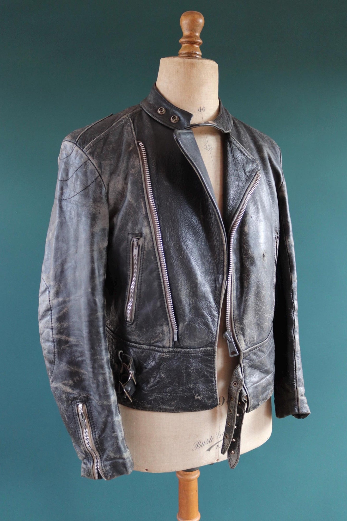 Vintage 1980s British black leather cafe racer jacket - 38” chest