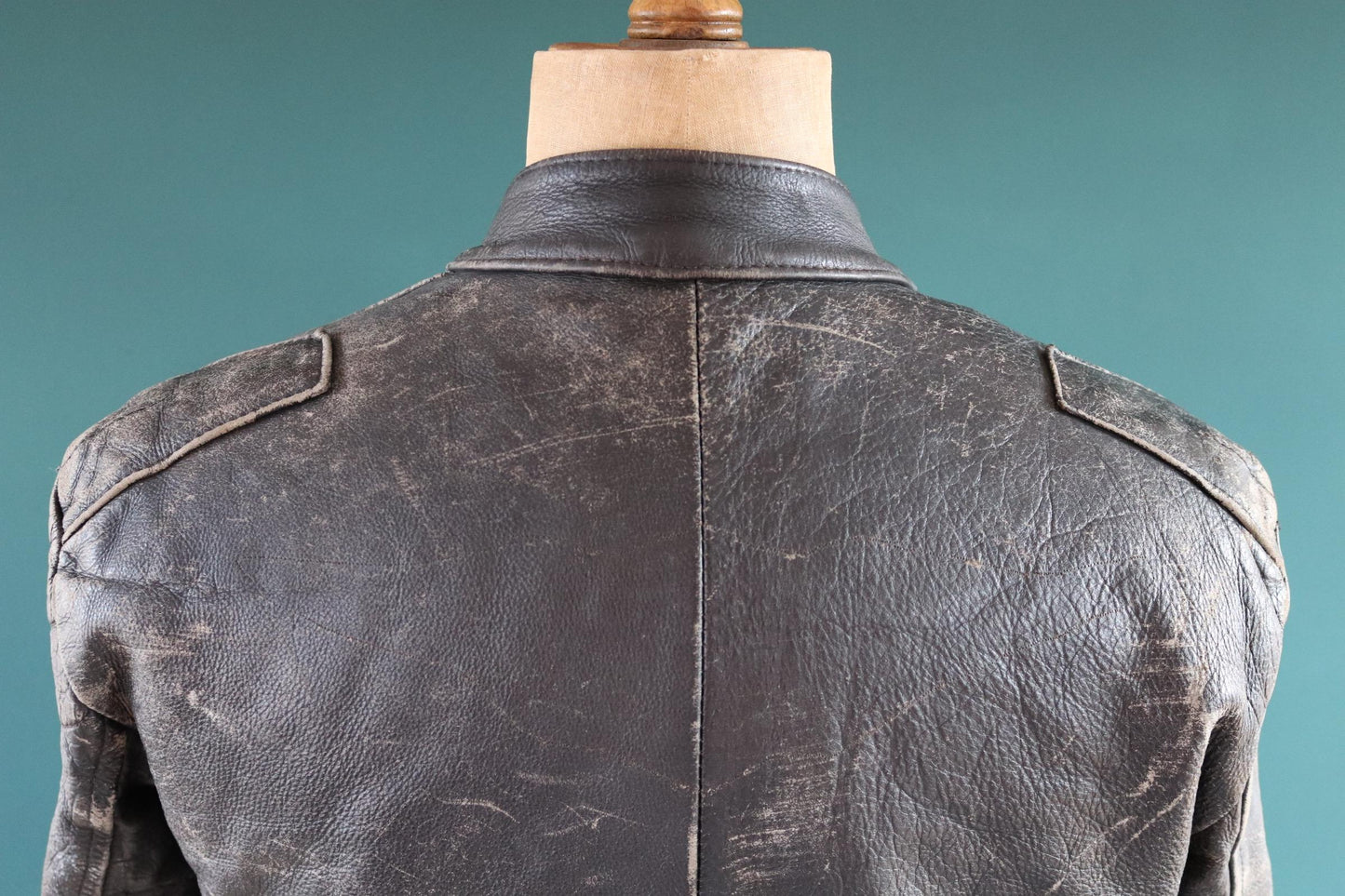 Vintage 1980s British black leather cafe racer jacket - 38” chest