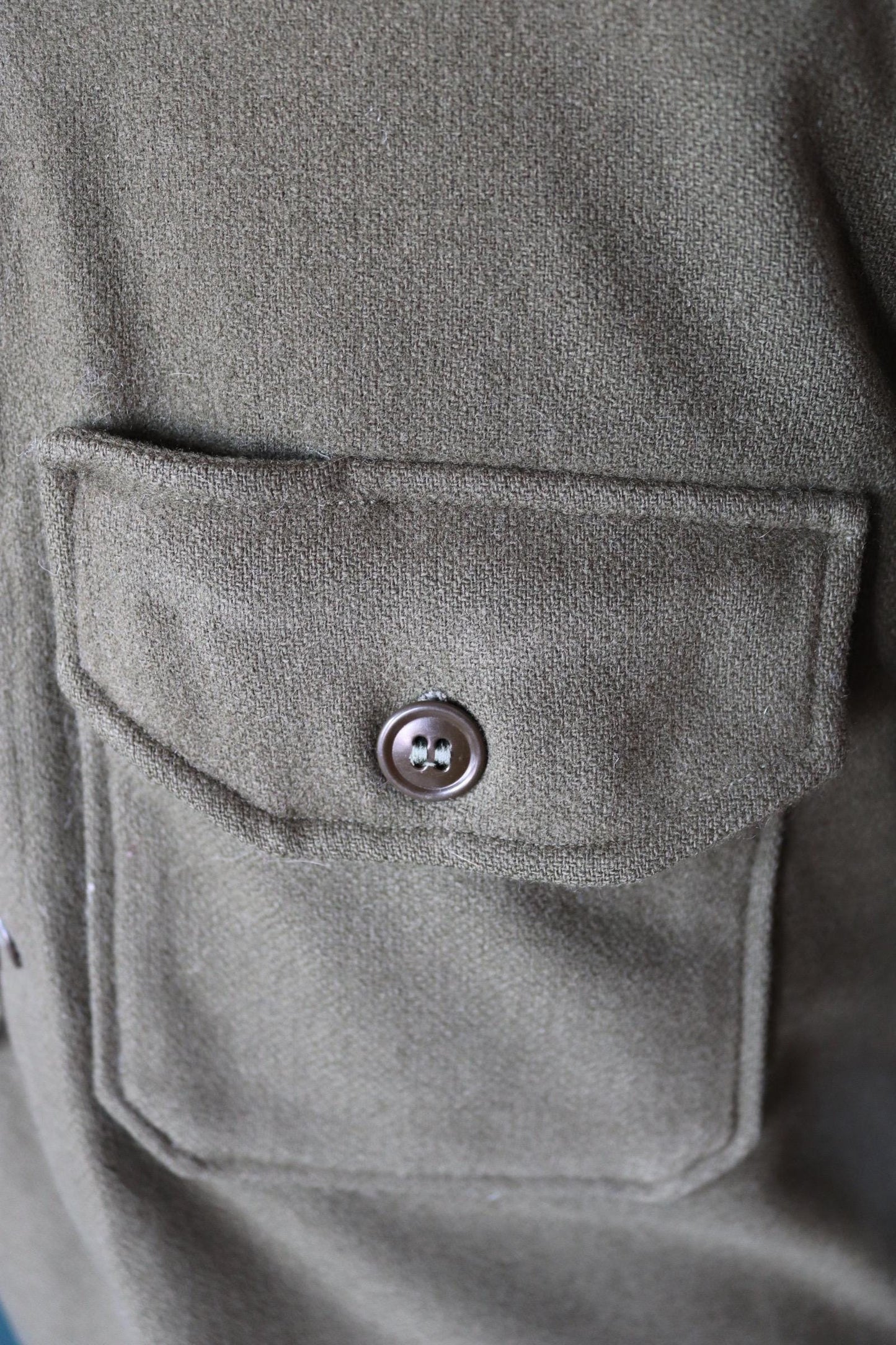 Vintage 1940s 50s US army infantry wool shirt - khaki green wool - 42" chest