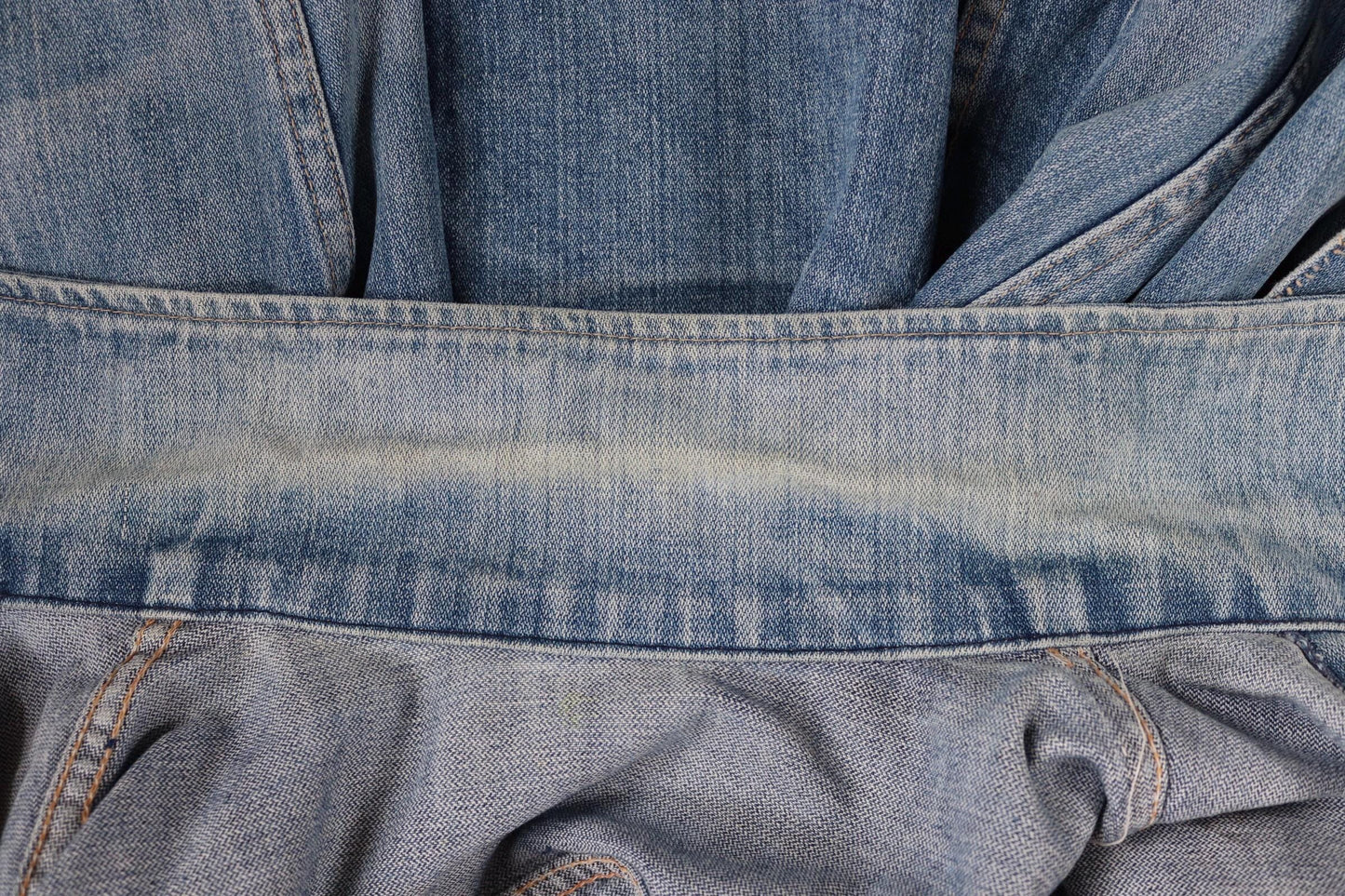 Vintage 1980s Wrangler denim jacket - 39" chest - faded workwear - Blue Bell label