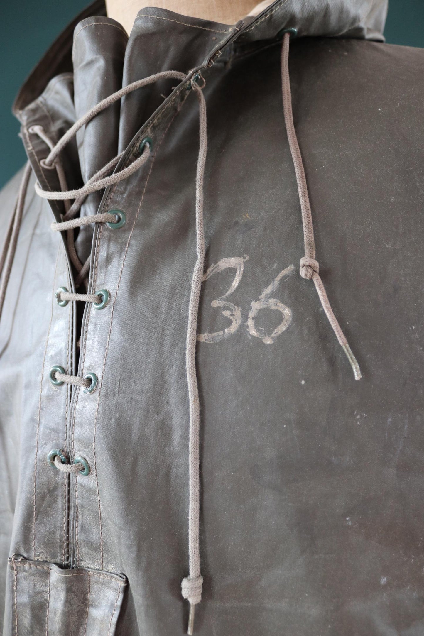 Vintage 1960s 70s Italian navy smock - foul weather anorak - military parka - sailor workwear - 52” chest
