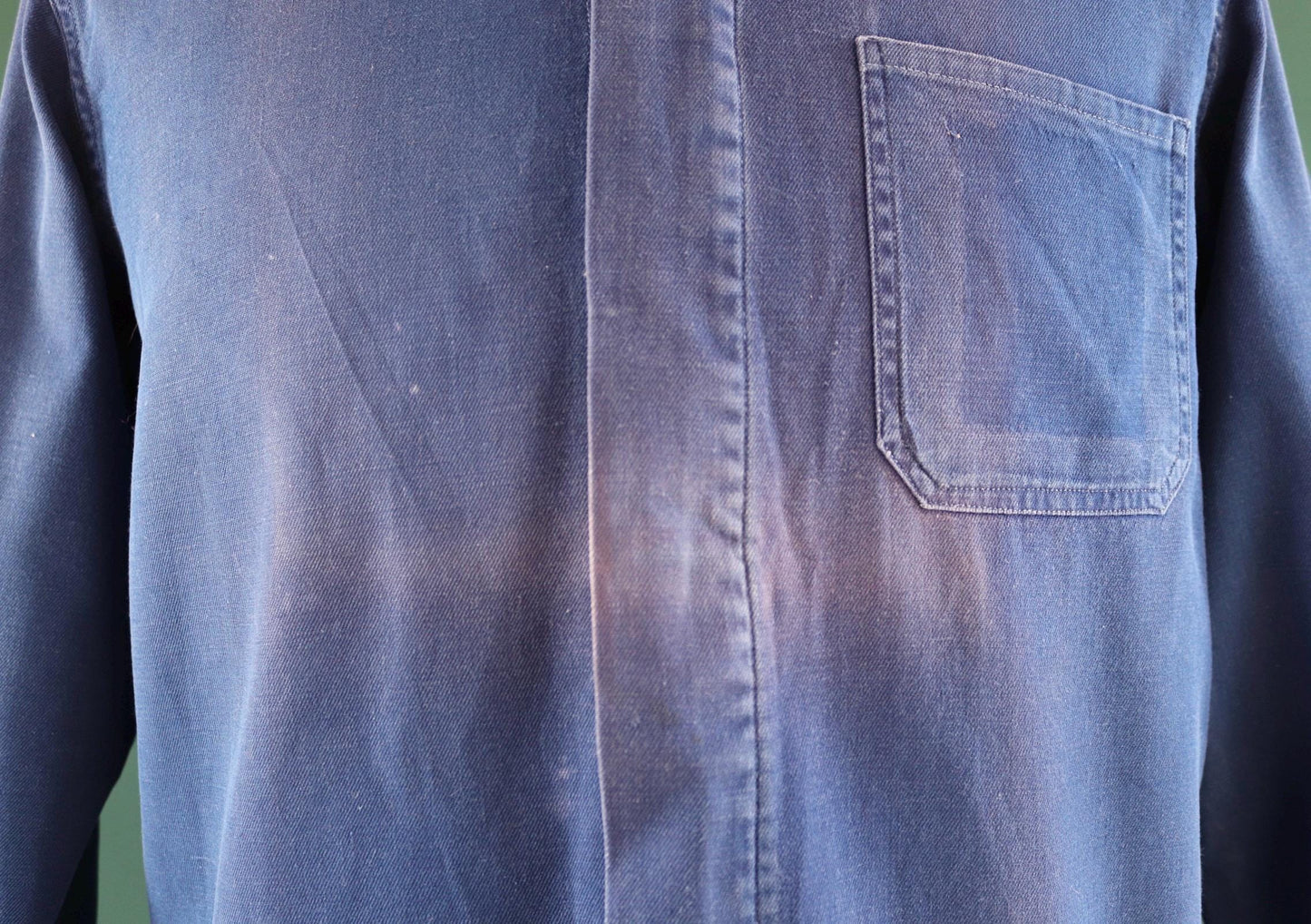 Vintage 1970s French blue workwear jacket - sun faded cotton twill - 46” chest - bleu de travail