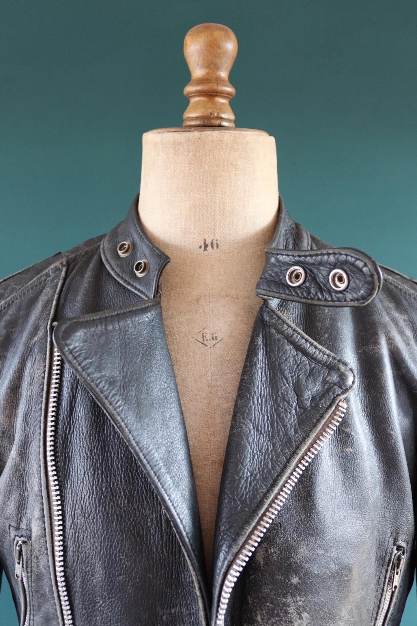 Vintage 1980s British black leather cafe racer jacket - 38” chest