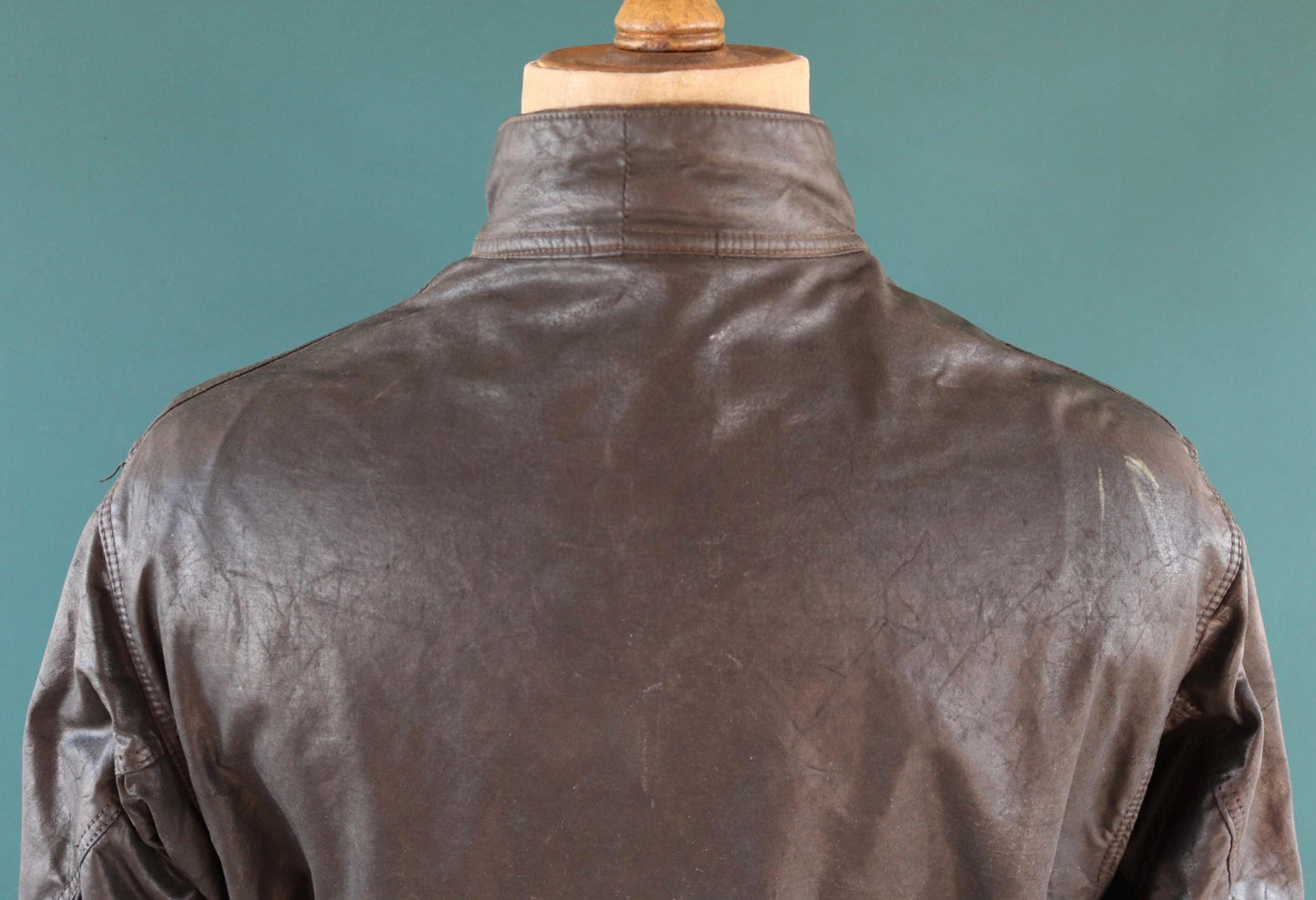 Vintage 1950s Belstaff Trialmaster jacket - waxed cotton motorcycle - 49" chest - Isle of Man enamel pin badges