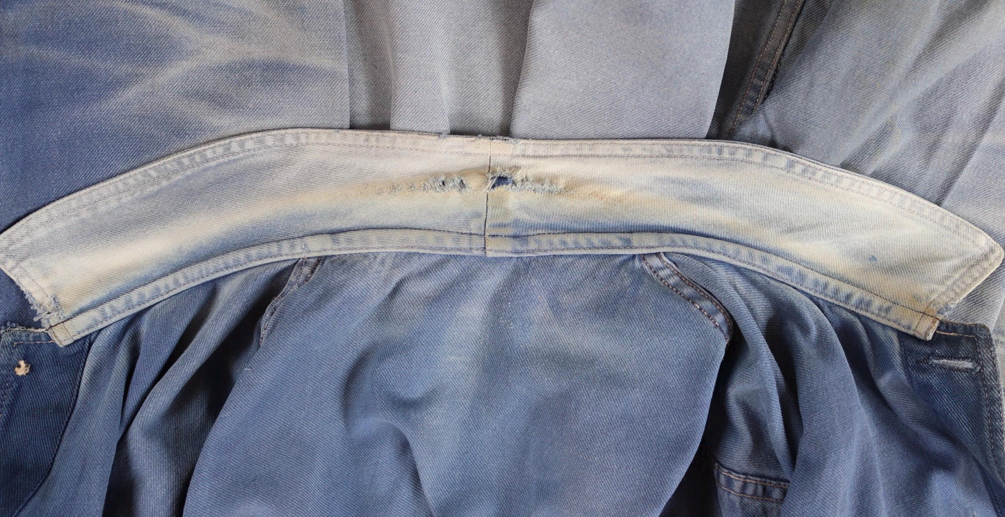 Vintage French blue workwear jacket - 1960s chore coat - 44” chest - sun faded - bleu de travail - blue cotton twill
