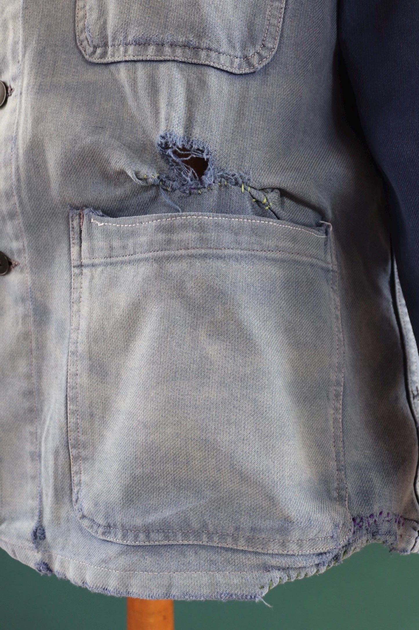 Vintage French blue workwear jacket - 1960s chore coat - 45” chest - bleu de travail - whisker fade - blue cotton twill