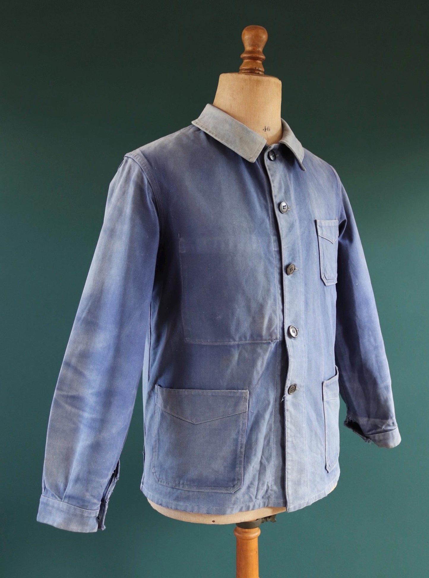 Vintage French blue workwear jacket - 1940s chore coat - 41” chest - sun faded - bleu de travail - blue cotton twill