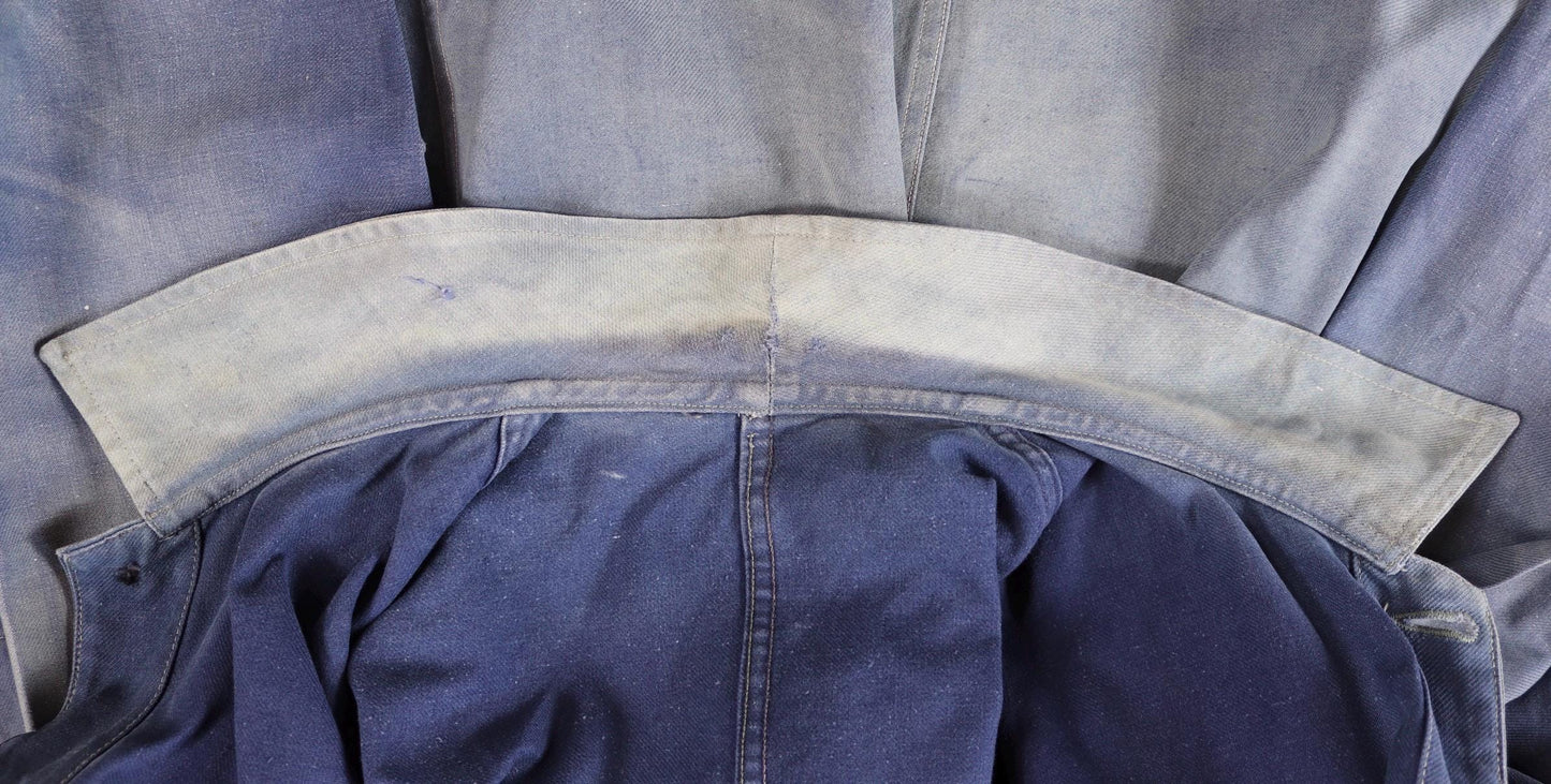 Vintage French blue workwear jacket - 1940s chore coat - 41” chest - sun faded - bleu de travail - blue cotton twill