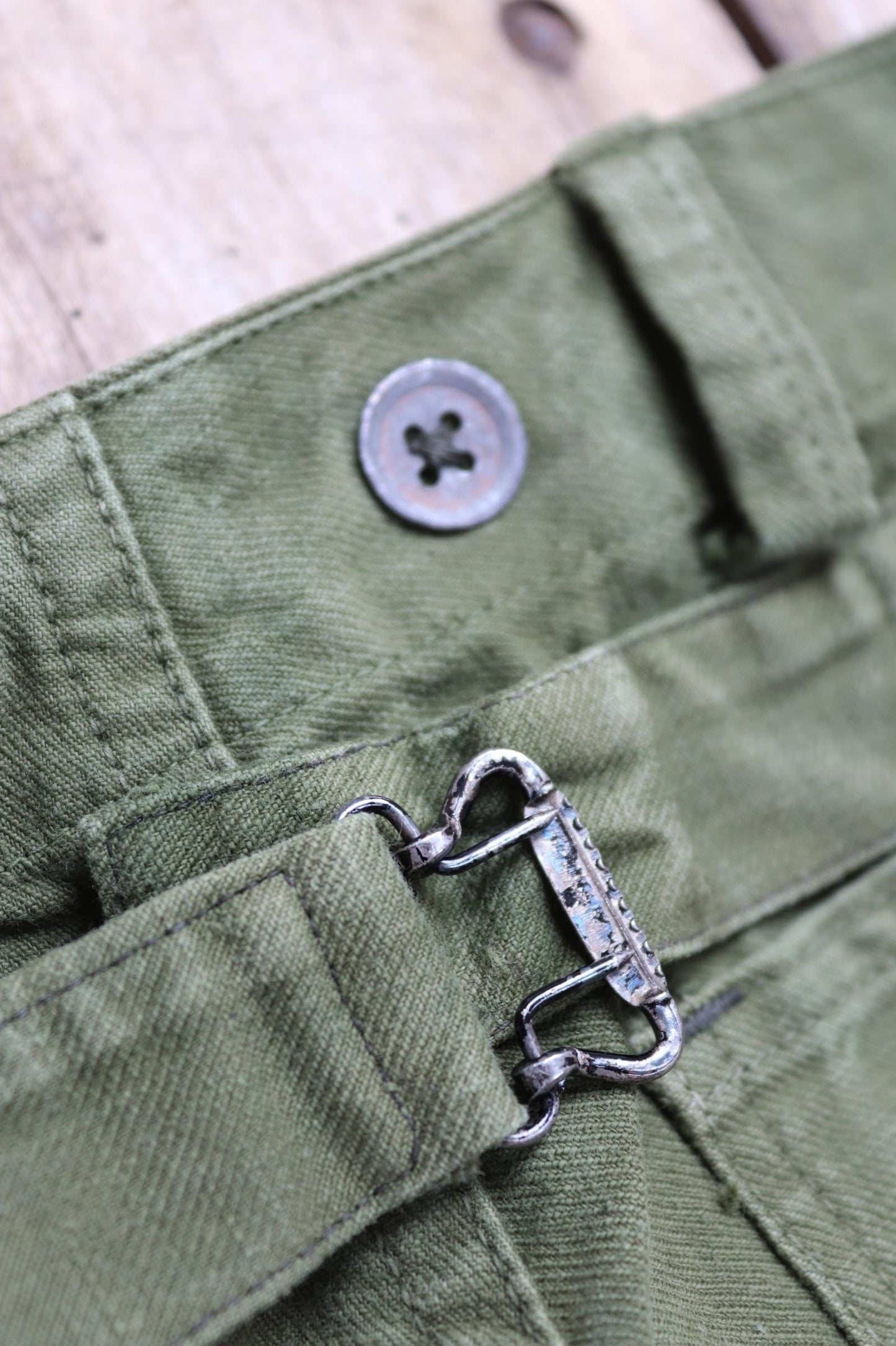 Vintage 1940s 50s workwear trousers - Swedish military utility pants - buckle back cotton twill - 35” x 28”