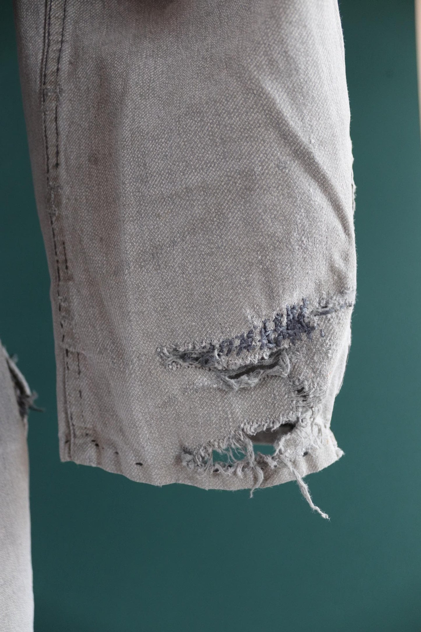 Vintage 1950s 60s French workwear jacket - selvedge overalls - salt pepper grey long belted coat - 46” chest - distressed and repaired
