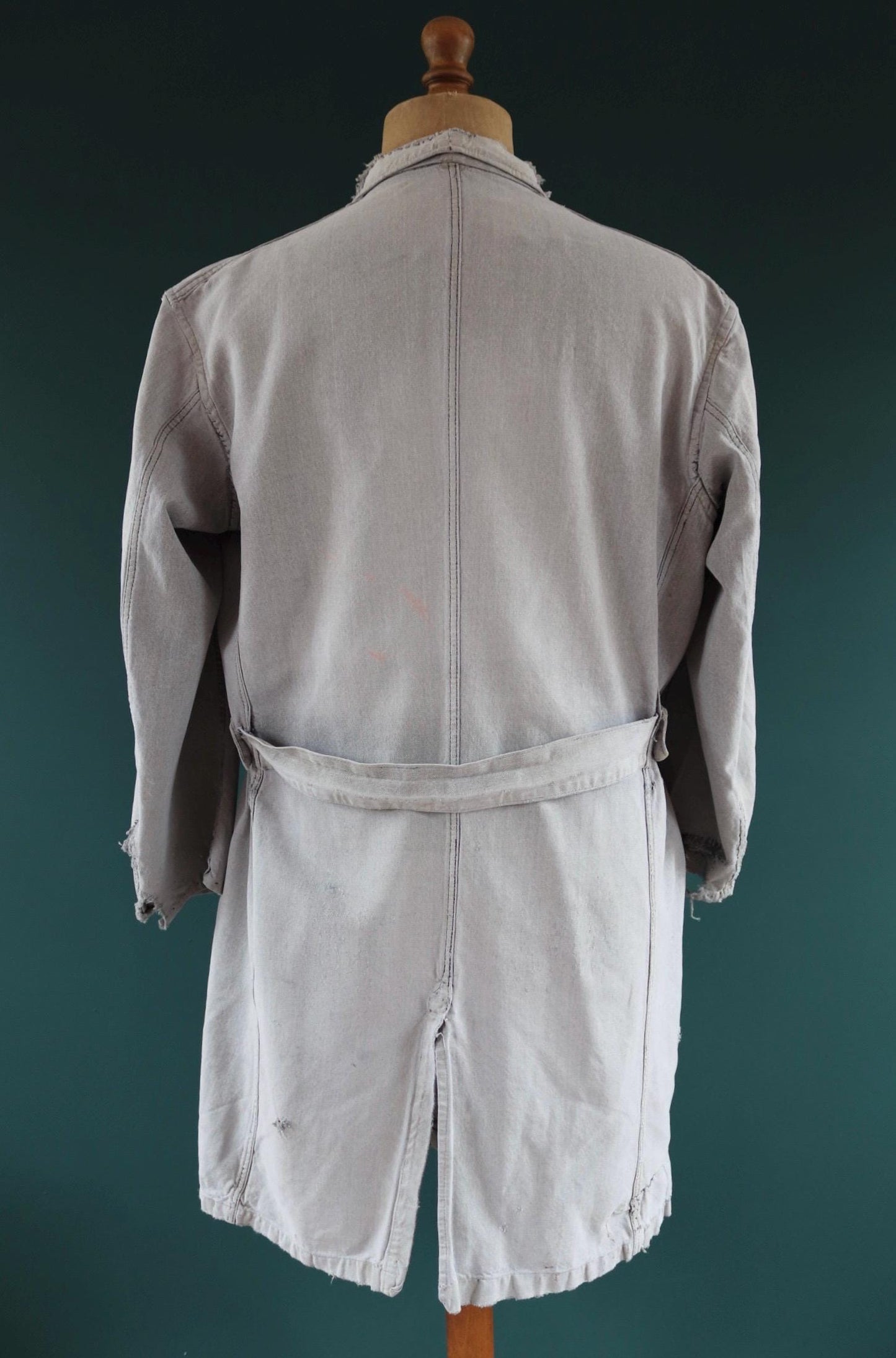 Vintage 1950s 60s French workwear jacket - selvedge overalls - salt pepper grey long belted coat - 46” chest - distressed and repaired
