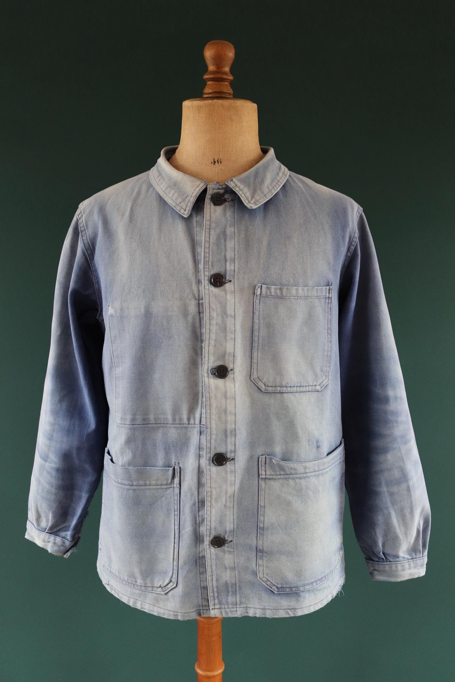 Vintage French blue workwear jacket - 1960s chore coat - 44” chest - bleu de travail - blue cotton twill - sun faded