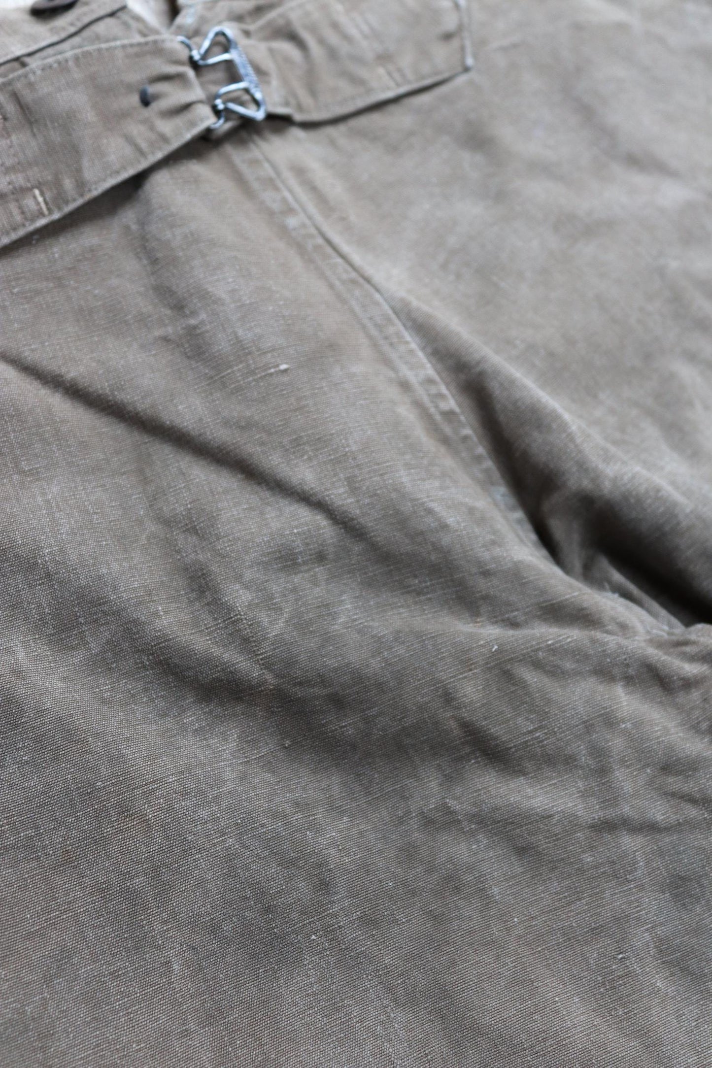 Vintage 1950s French brown cotton workwear trousers - chore pants - 36” x 26” - buckle back