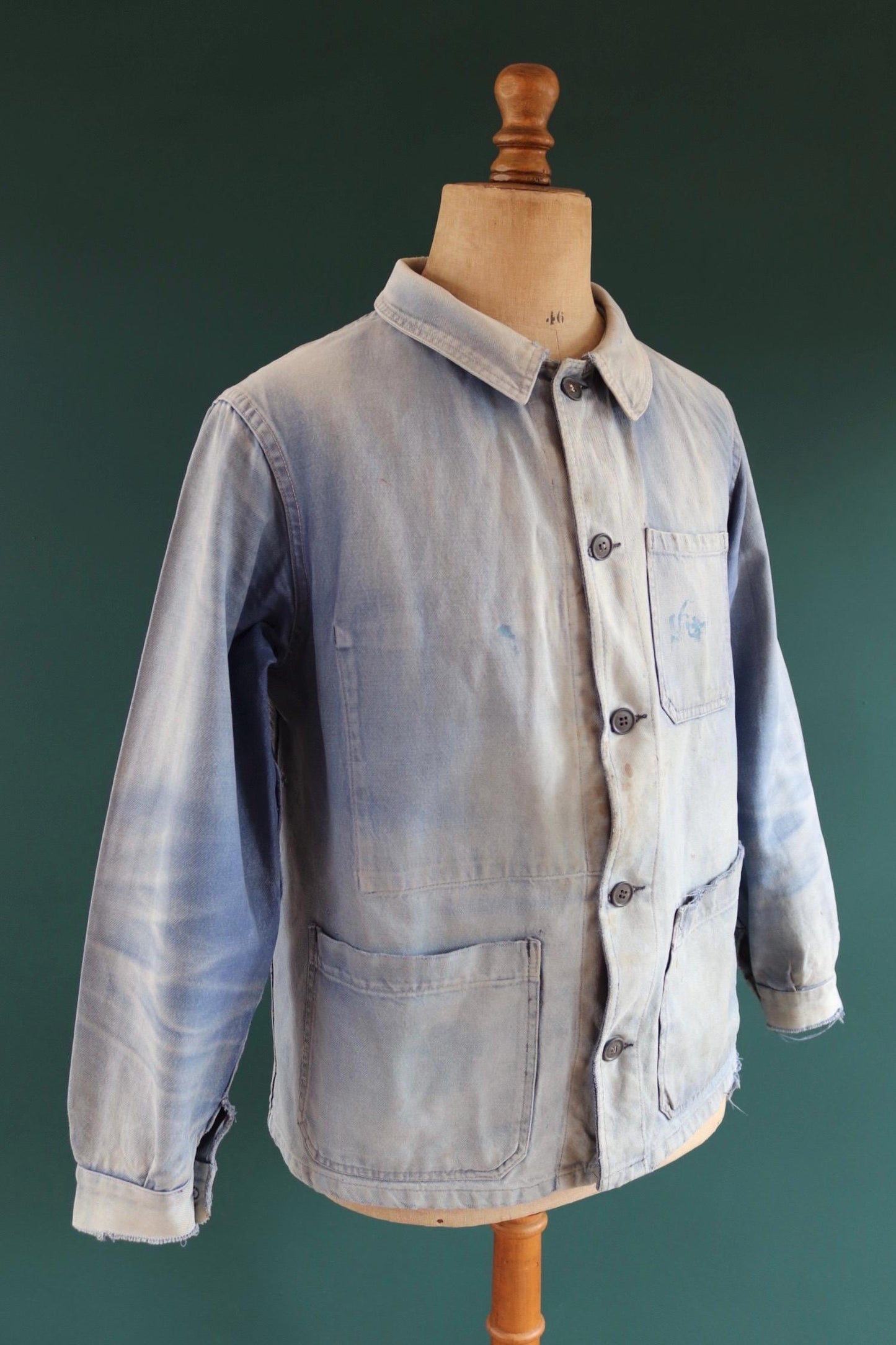 Vintage French blue workwear jacket - 1960s chore coat - 44” chest - sun faded - bleu de travail - blue cotton twill
