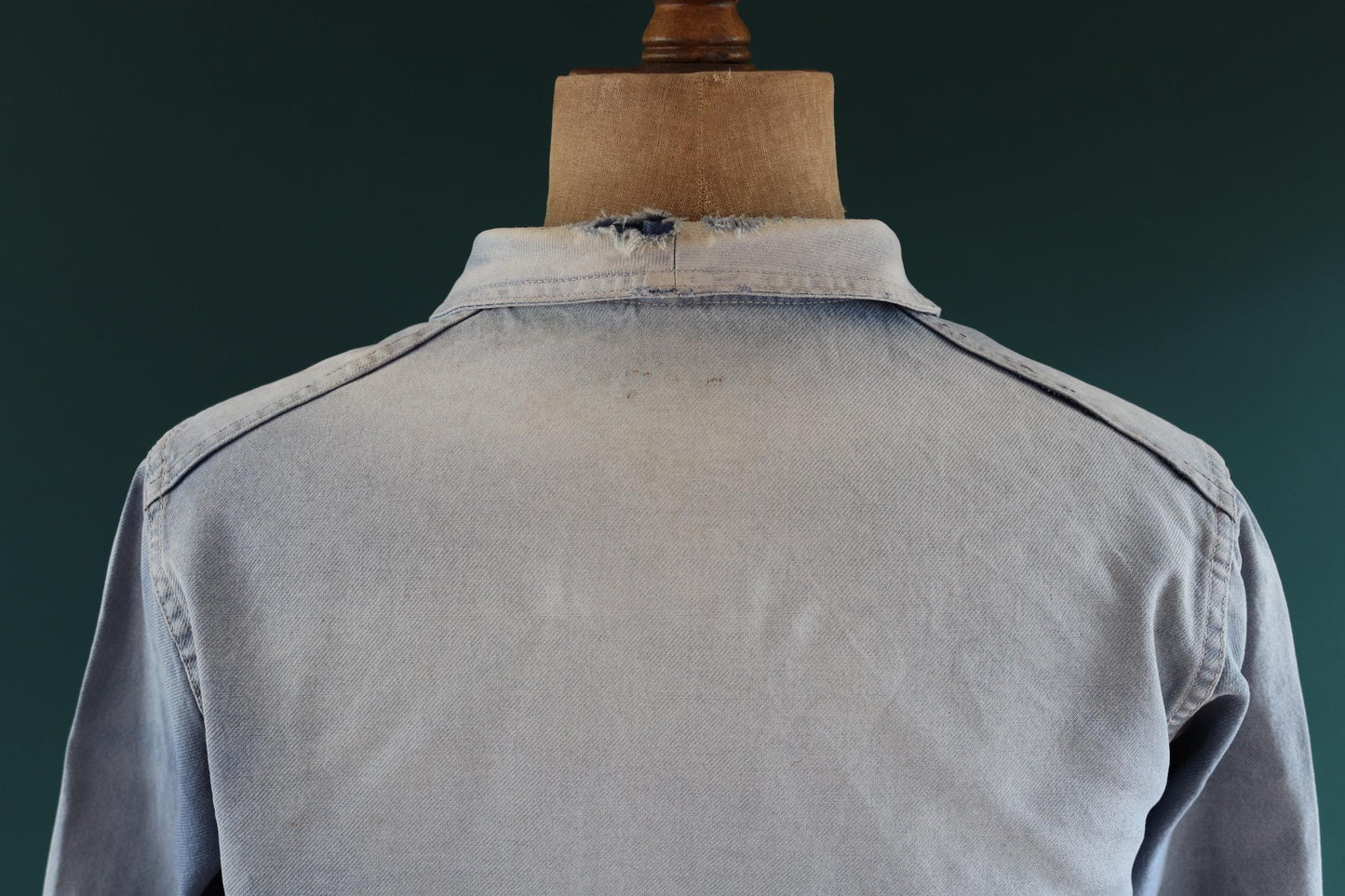 Vintage French blue workwear jacket - 1960s chore coat - 44” chest - sun faded - bleu de travail - blue cotton twill