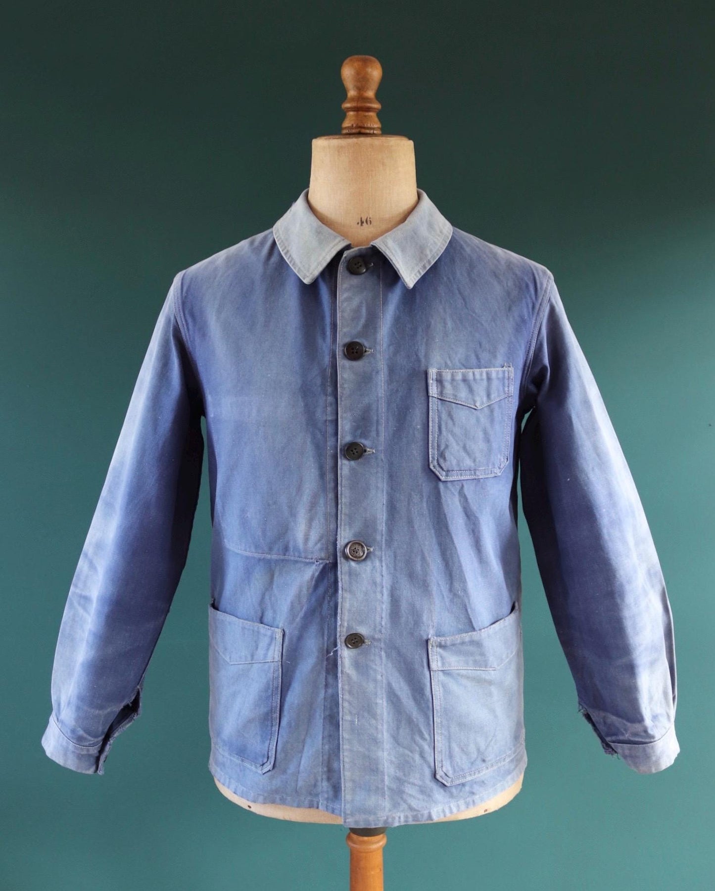Vintage French blue workwear jacket - 1940s chore coat - 41” chest - sun faded - bleu de travail - blue cotton twill