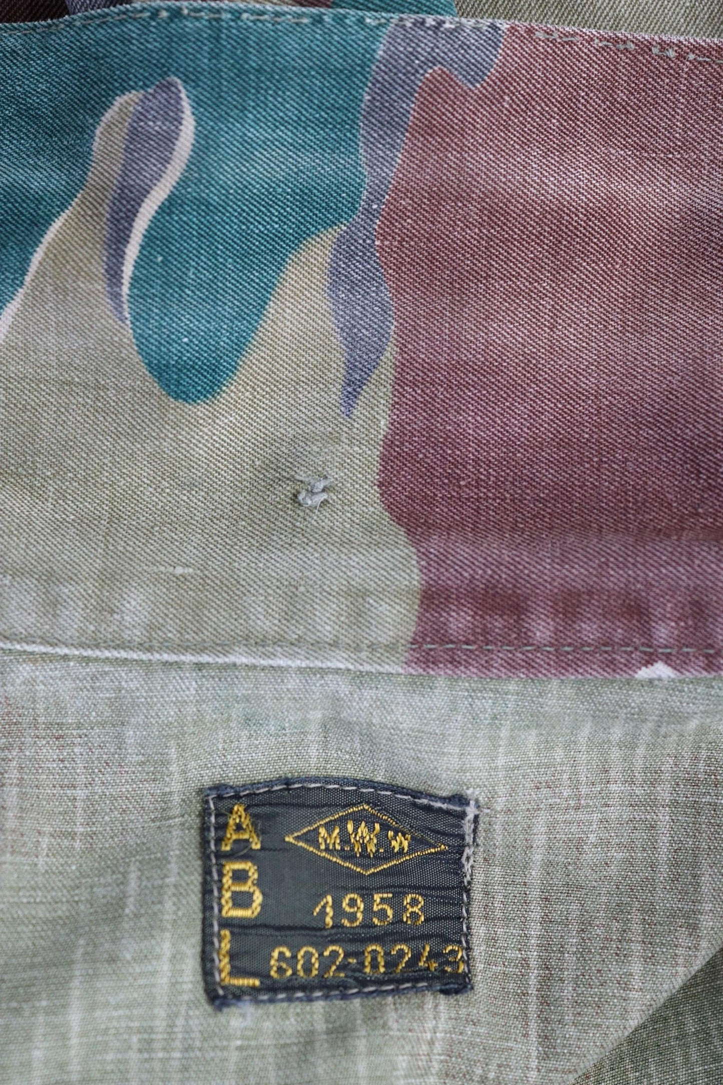 Vintage 1950s Belgian paratrooper jump jacket - military anorak - jigsaw camouflage - 48” chest