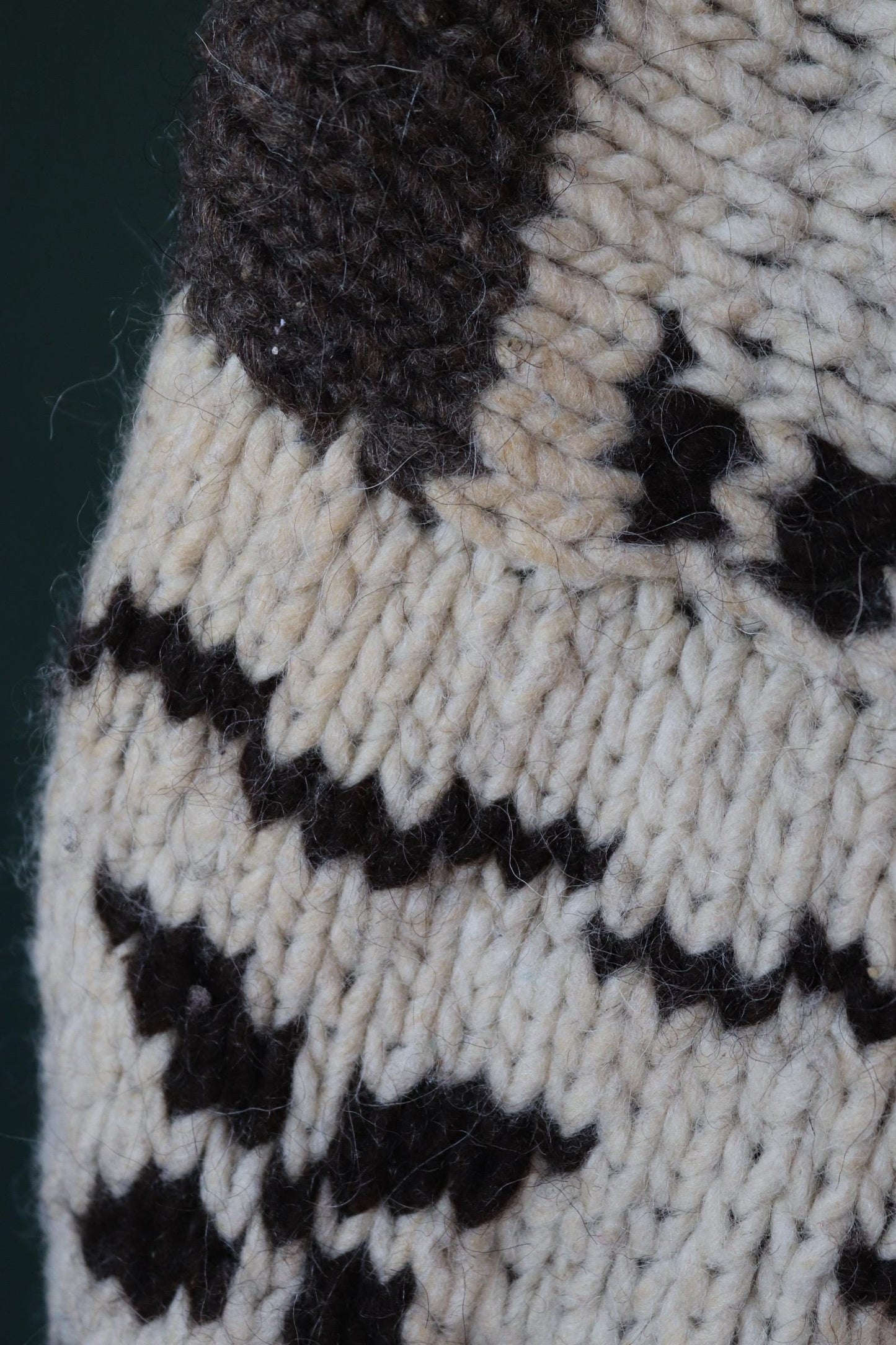 Vintage 1980s Cowichan wool cardigan - hand knitted - chunky winter sweater - 48" chest