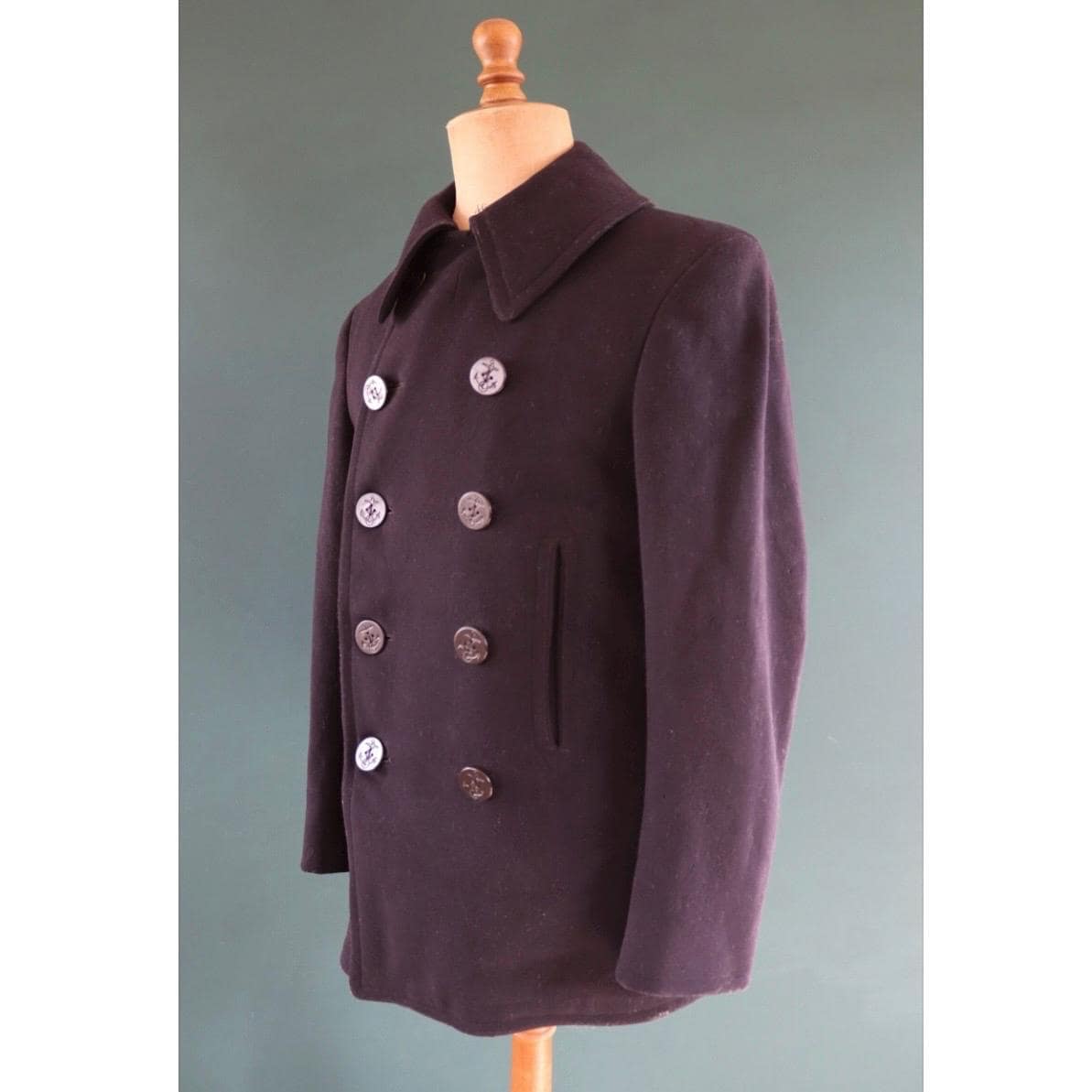 Vintage 1940s WW2 pea coat - USN jacket - US Navy wool - double breasted reefer - 39" chest - military