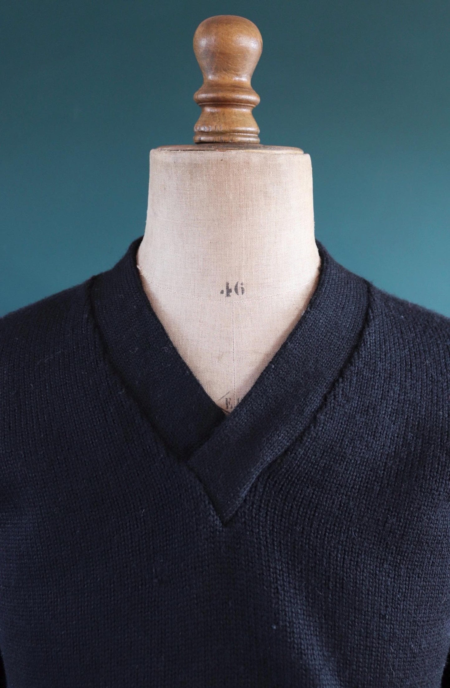Vintage 1950s black wool varsity sweater - knitted jumper - Ivy League style - long rib - 40” chest