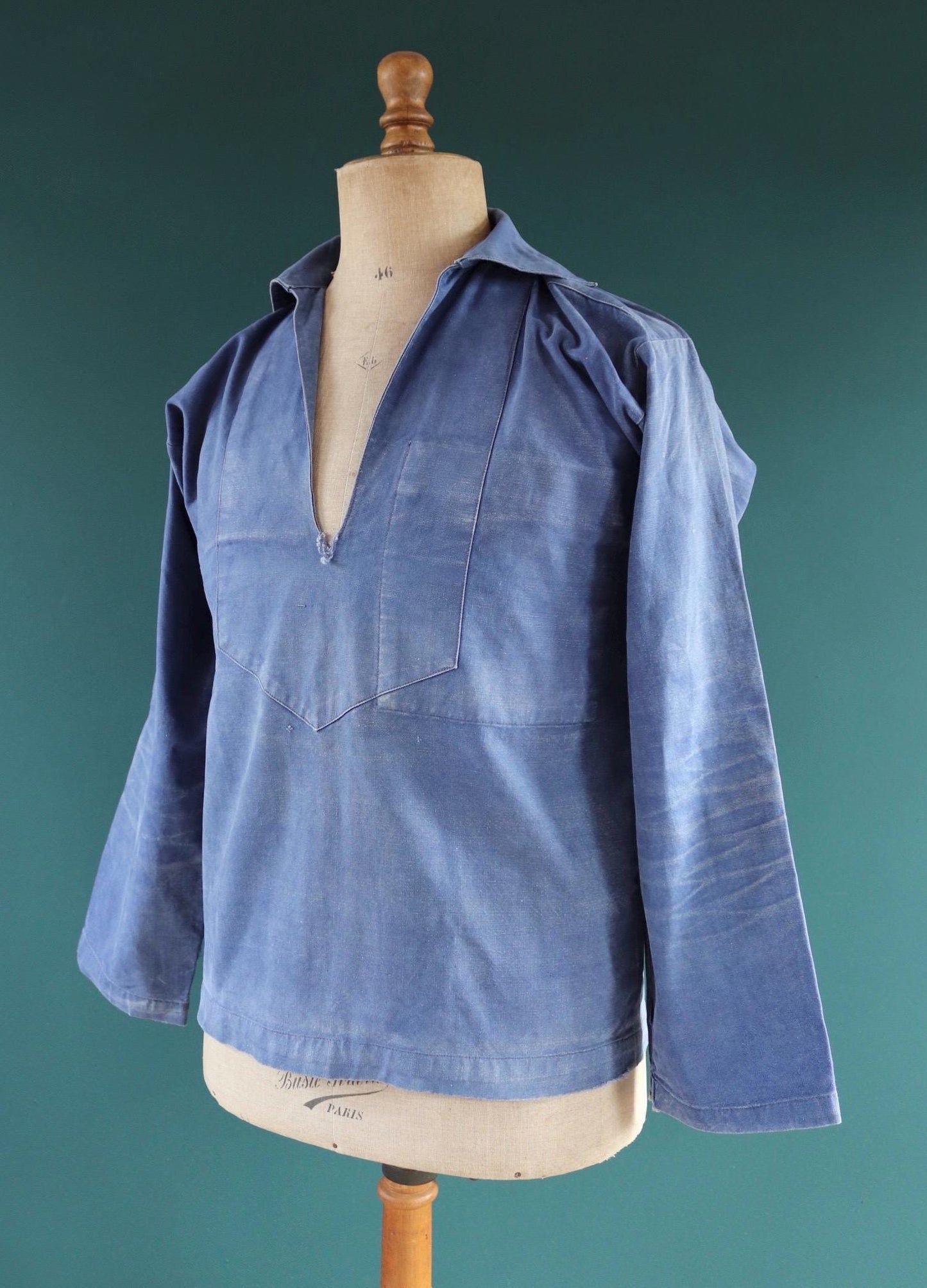 Vintage French workwear smock - 1930s chore shirt - sun faded indigo blue cotton - 40” chest
