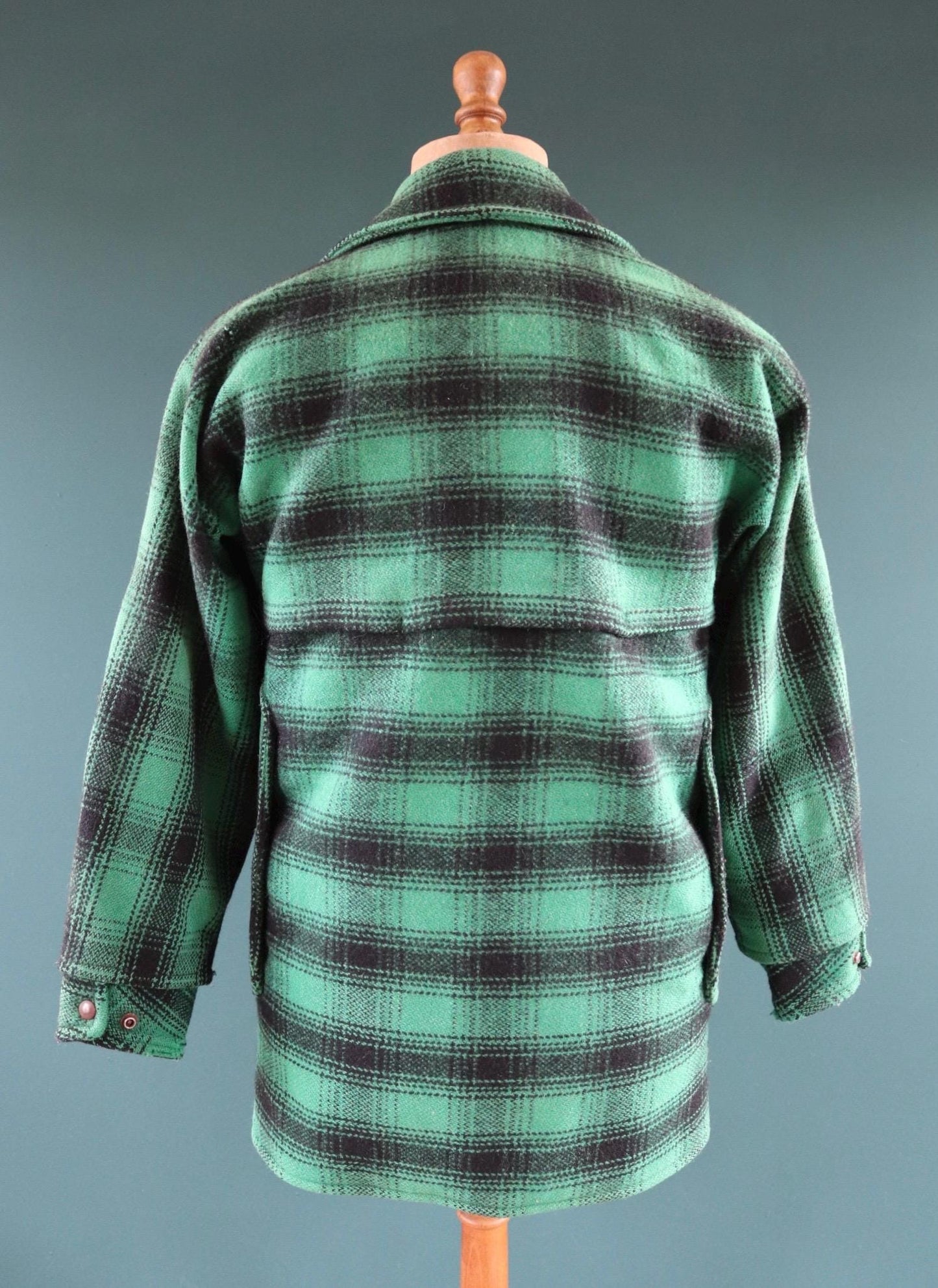 Vintage 1970s workwear jacket - green plaid cruiser - wool hunting mackinaw - winter chore coat - 40” chest