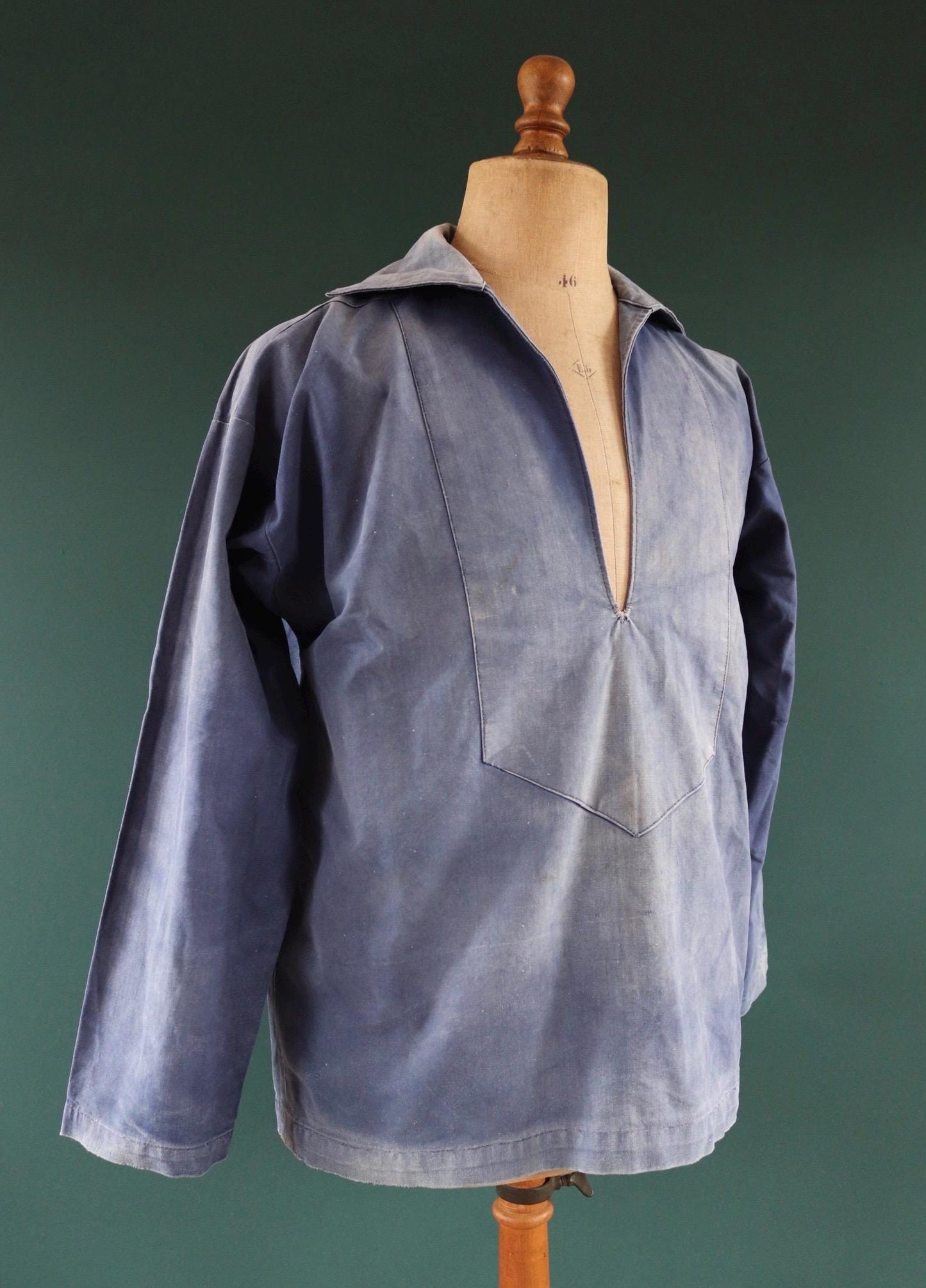 Vintage French workwear smock - 1930s chore shirt - sun faded indigo blue cotton - 46” chest