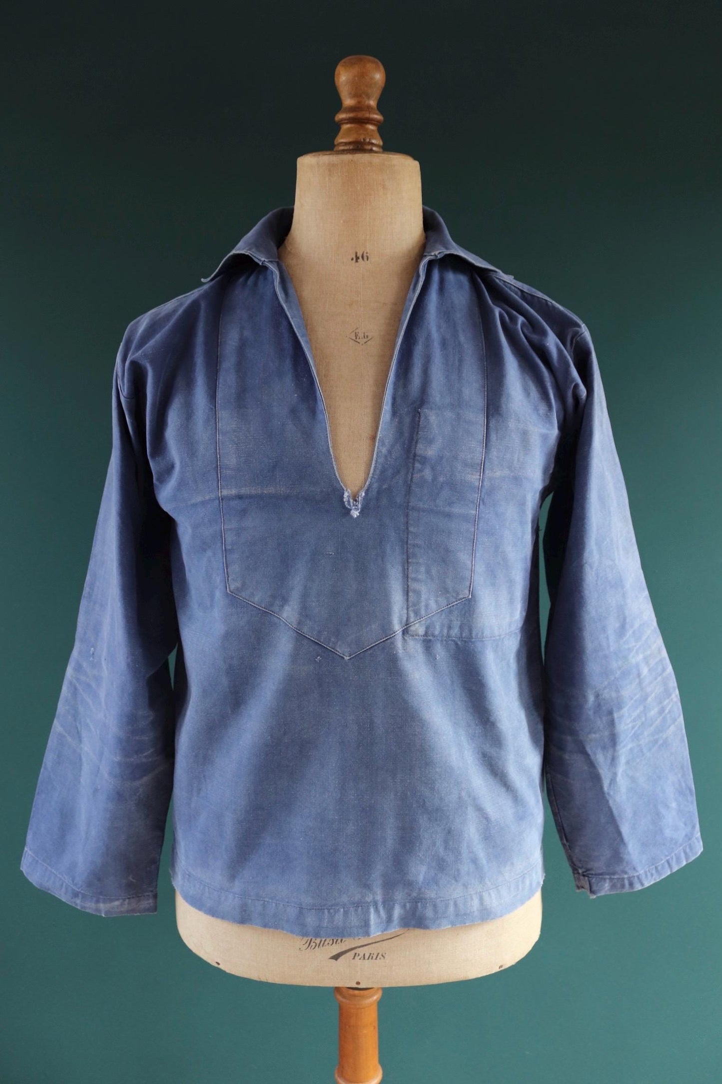Vintage French workwear smock - 1930s chore shirt - sun faded indigo blue cotton - 40” chest