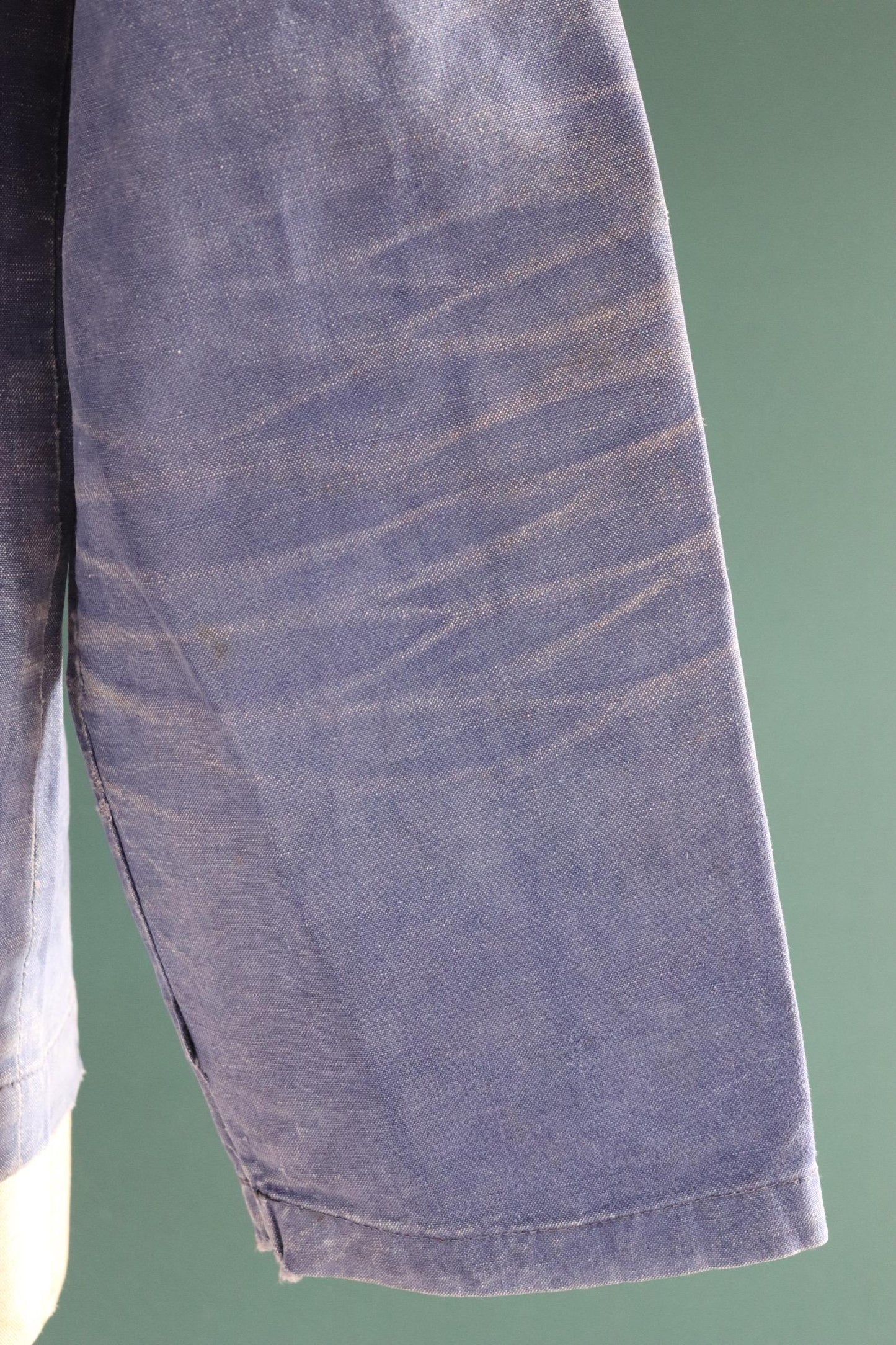 Vintage French workwear smock - 1930s chore shirt - sun faded indigo blue cotton - 40” chest