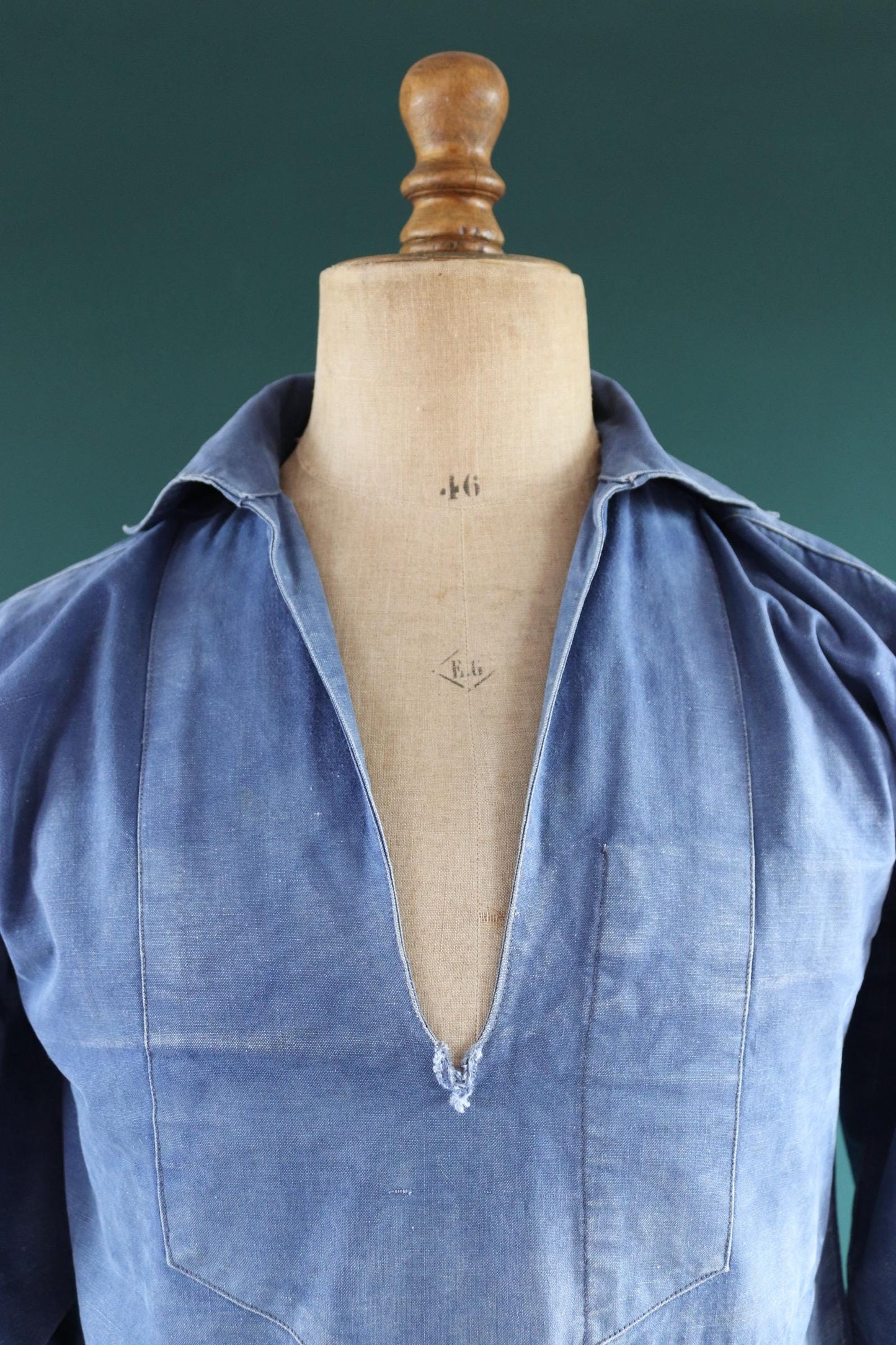 Vintage French workwear smock - 1930s chore shirt - sun faded indigo blue cotton - 40” chest