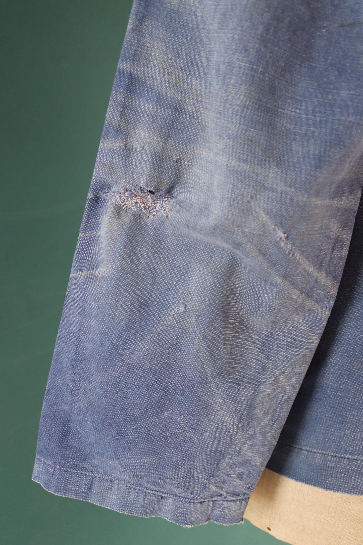 Vintage French workwear smock - 1930s chore shirt - sun faded indigo blue cotton - 40” chest