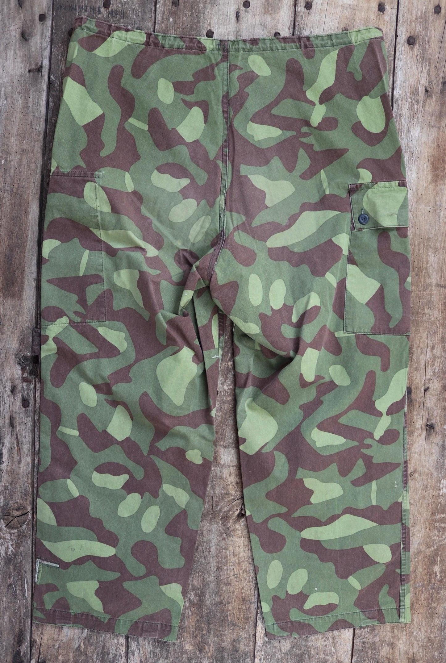 Vintage 1980s Finnish M62 camo trousers - windproof paratrooper pants - 42” x 29”