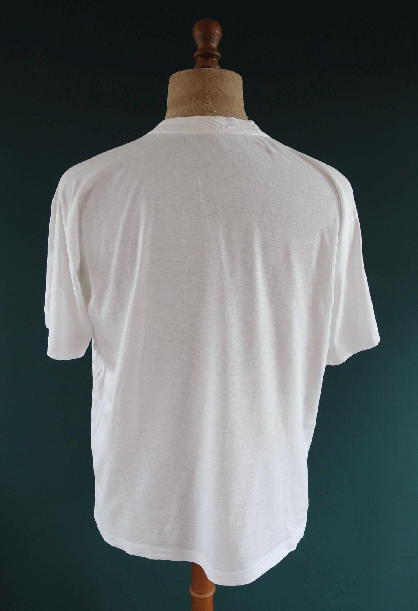 Vintage 1980s t shirt - plain white tee - 44” chest