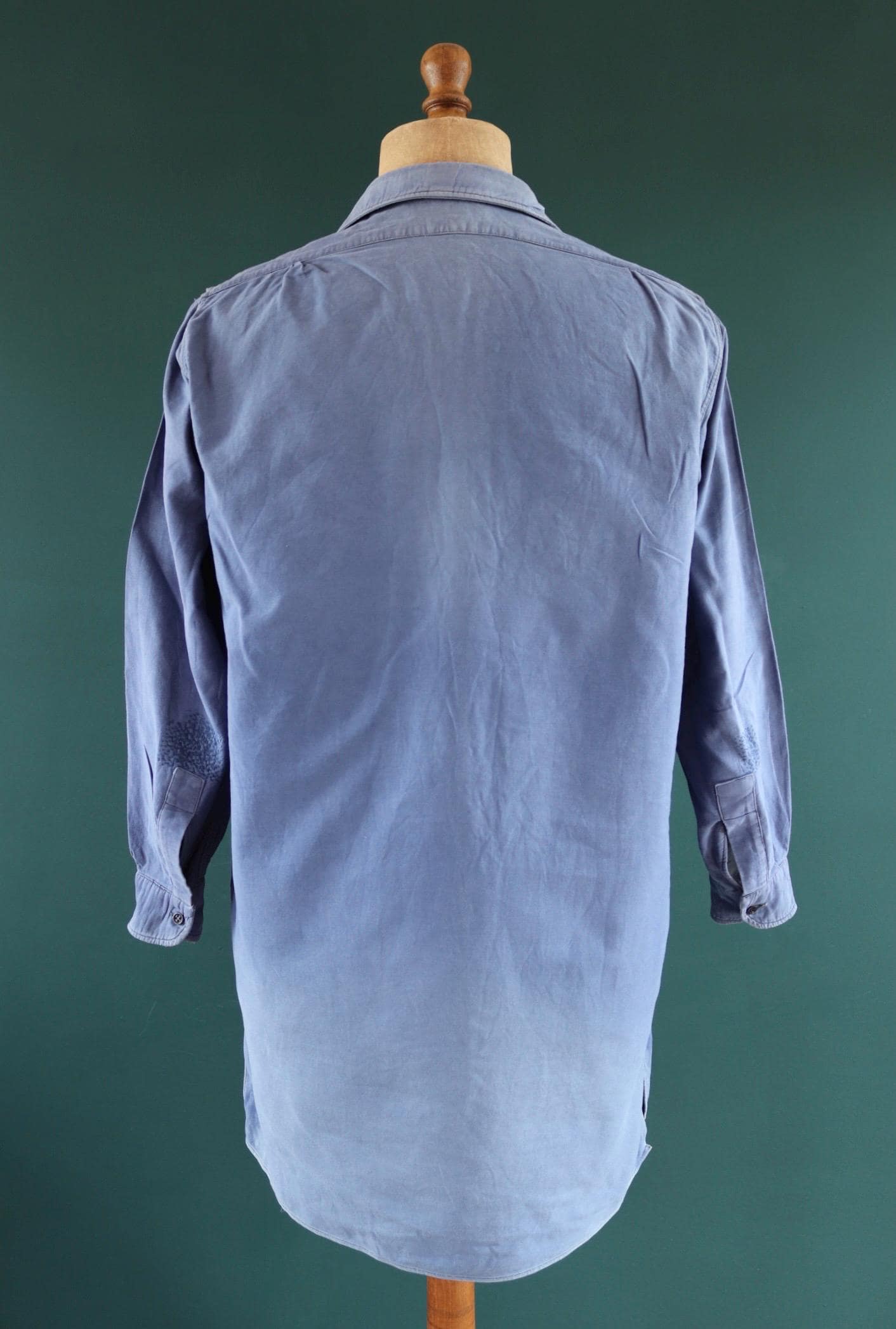 Vintage 1940s French workwear shirt - faded blue cotton - 43” chest