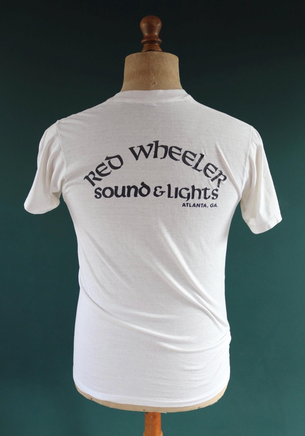 Vintage 1970s t shirt - single stitch - Sphinx print - 36” chest