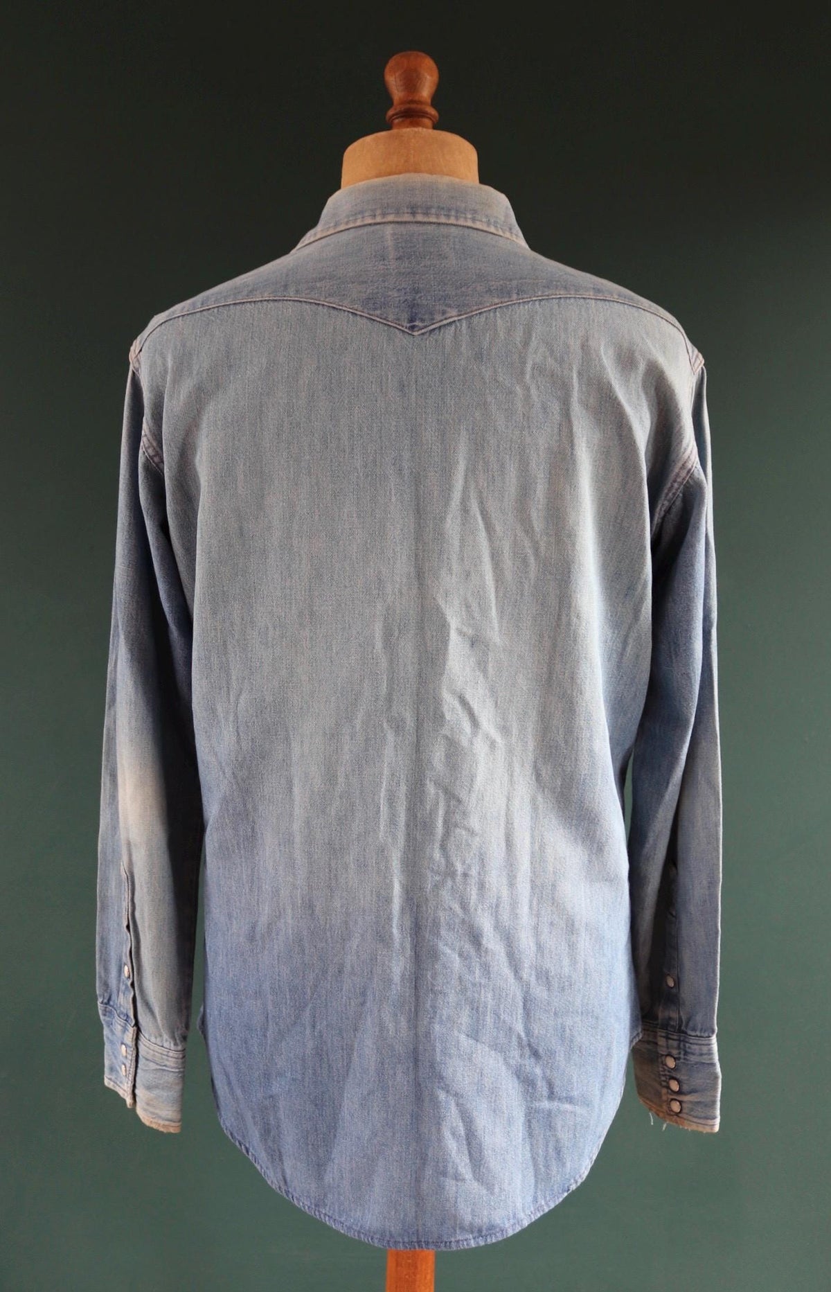 Vintage 1960s Wrangler denim shirt - cowboy - Western style - 44" chest