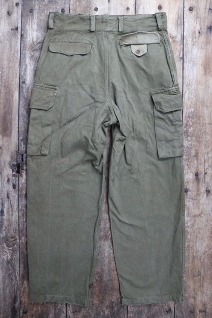 Vintage 1940s 40s 1950s 50s M47 M-47 French khaki green cotton overalls cargo trousers pants army military 35” x 30” workwear work chore