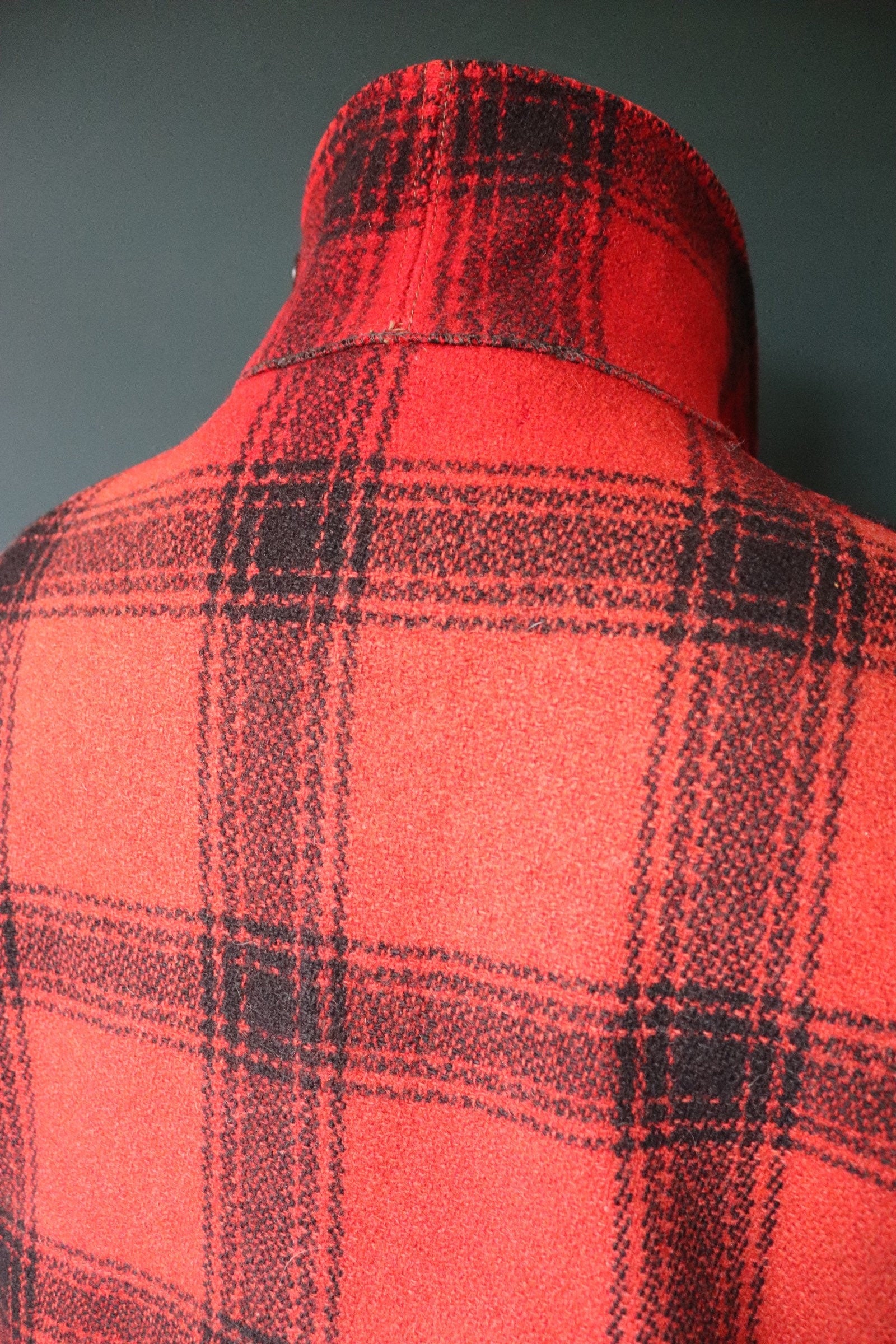 Vintage 1960s 60s red black buffalo plaid checked wool jacket mackinaw hunting workwear work chore 50” chest faded