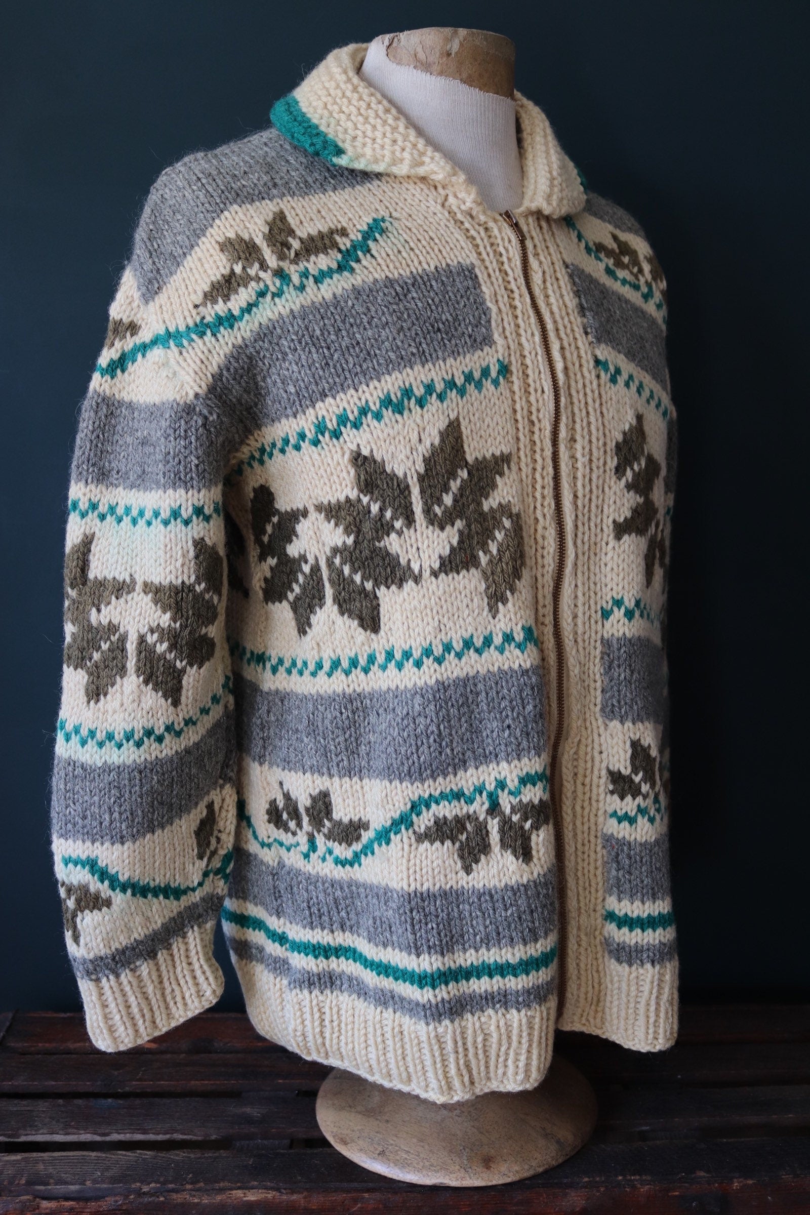 Vintage 1960s hand knitted wool cowichan sweater cardigan jumper knit snowflake cream grey green shawl collar 42” chest