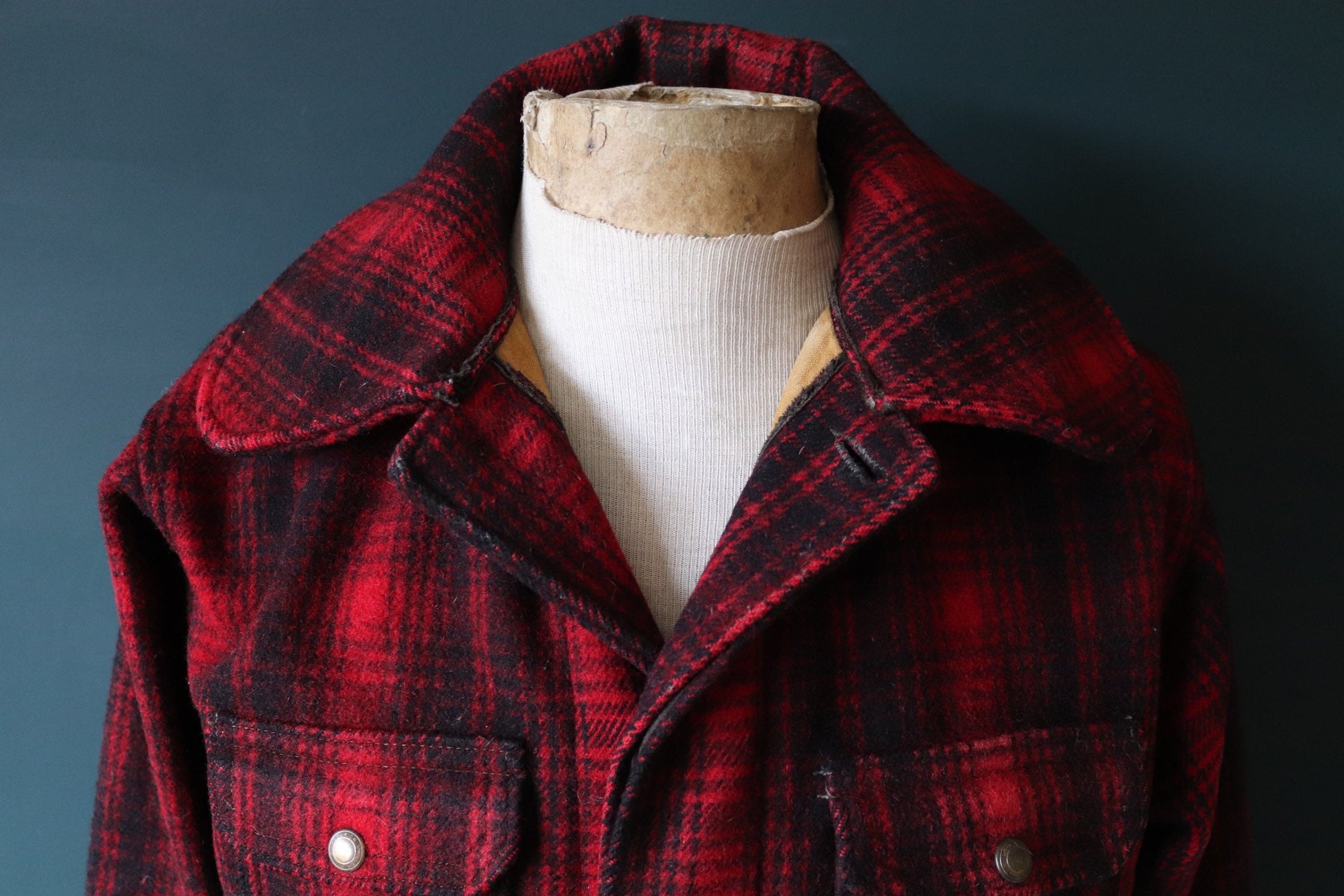 Vintage 1960s 60s red plaid Woolrich buffalo plaid wool hunting mackinaw jacket 46” chest workwear work chore checked logger