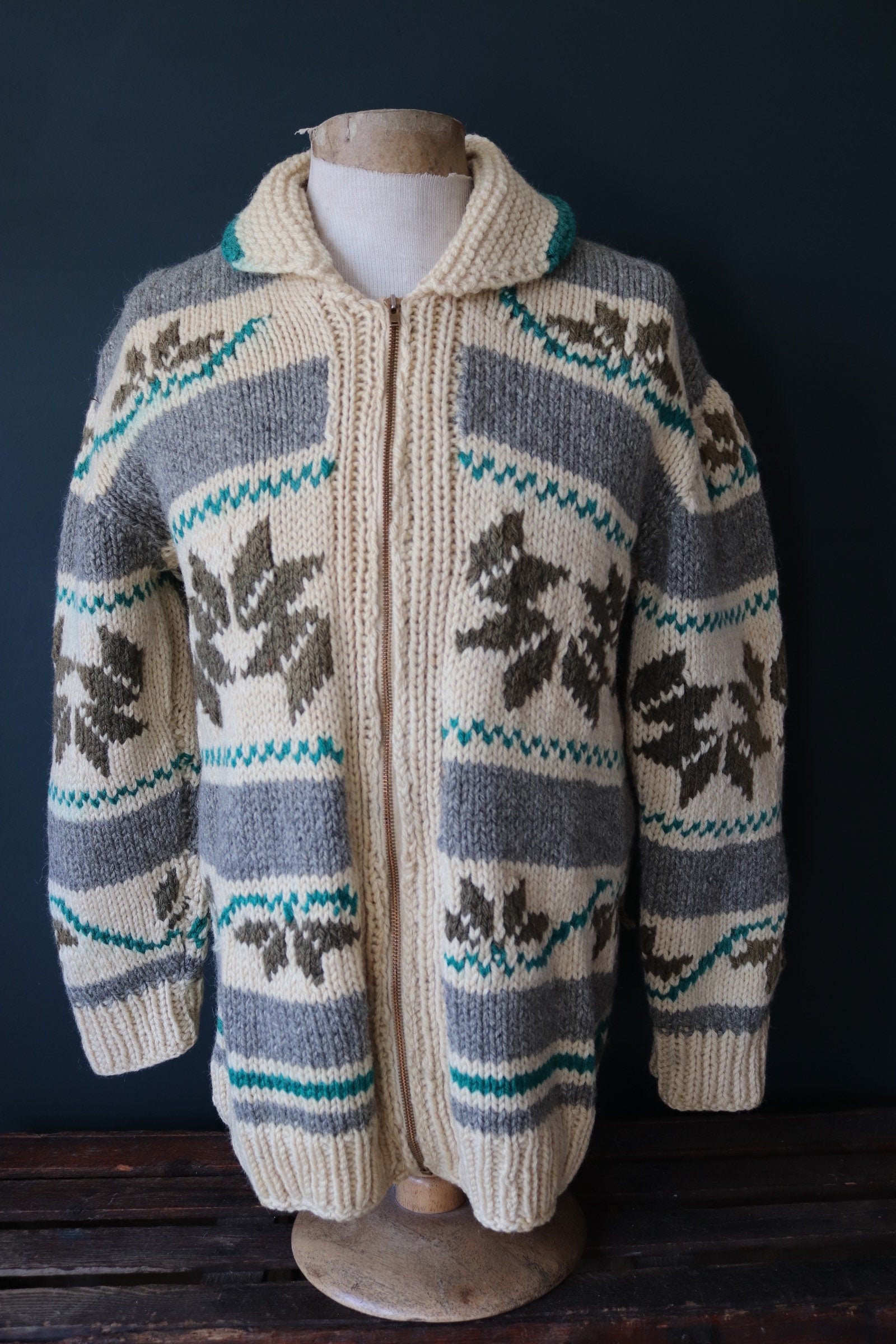 Vintage 1960s hand knitted wool cowichan sweater cardigan jumper knit snowflake cream grey green shawl collar 42” chest