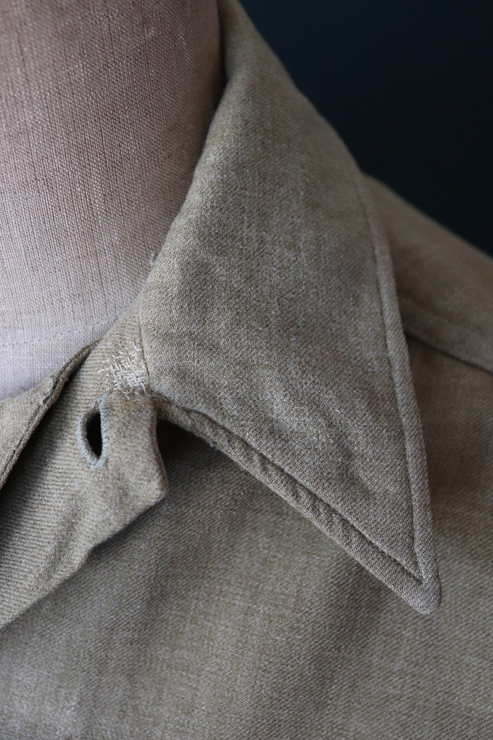 Vintage 1940s 40s WW2 era US Army gas flap wool field utility shirt 40” chest gussets darned