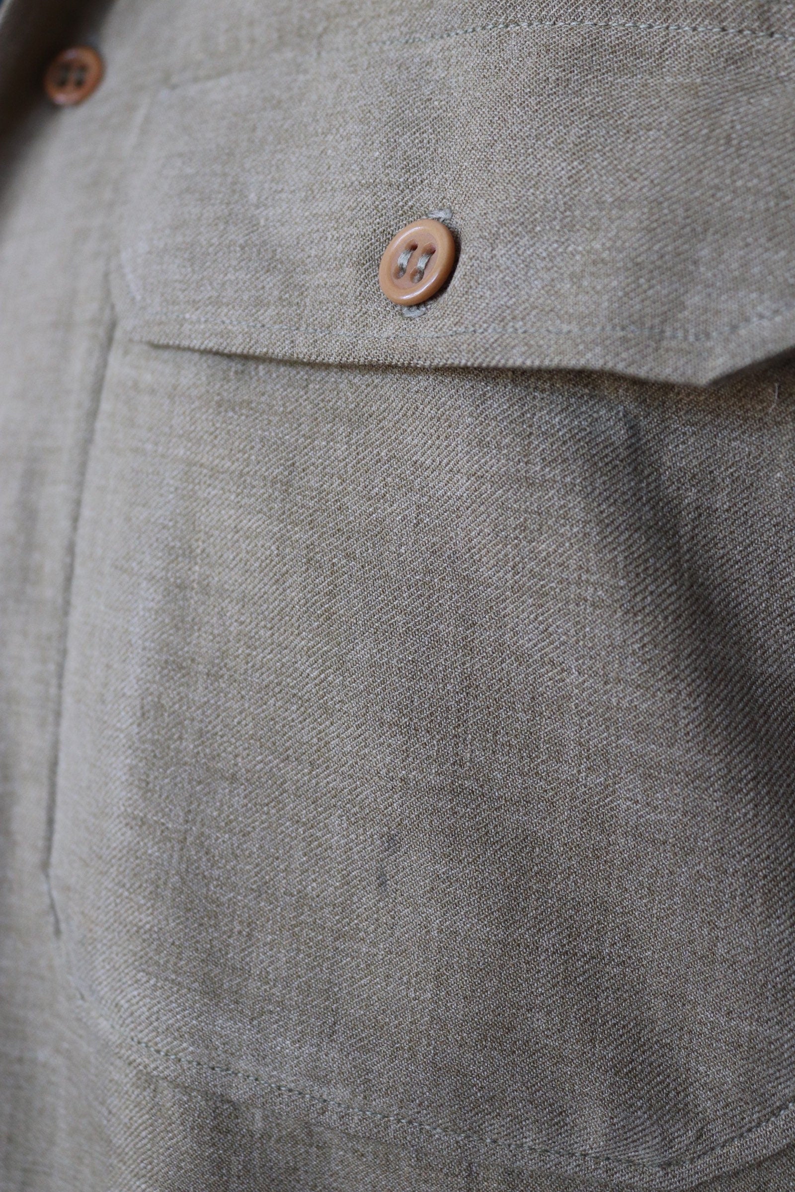 Vintage 1940s wool shirt - WW2 US Army gas flap - field utility - 40” chest - darned and repaired