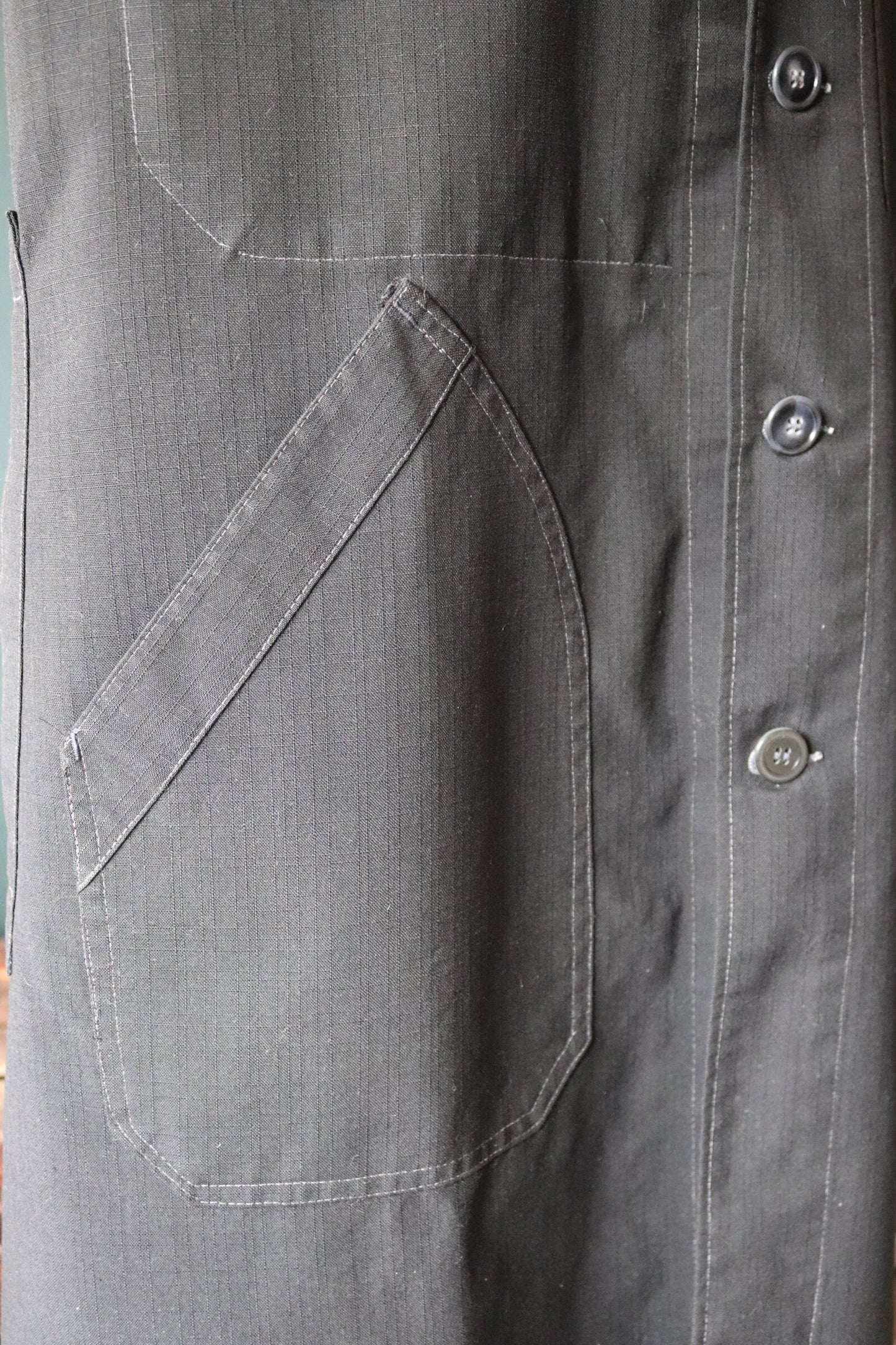 Vintage French workwear jacket 1950s 1960s Vetra black work chore coat maquignon duster machinist 46” chest