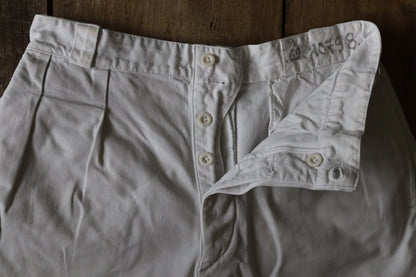 Vintage French shorts 1960s army military white cotton cuffed summer button fly 28” x 5”