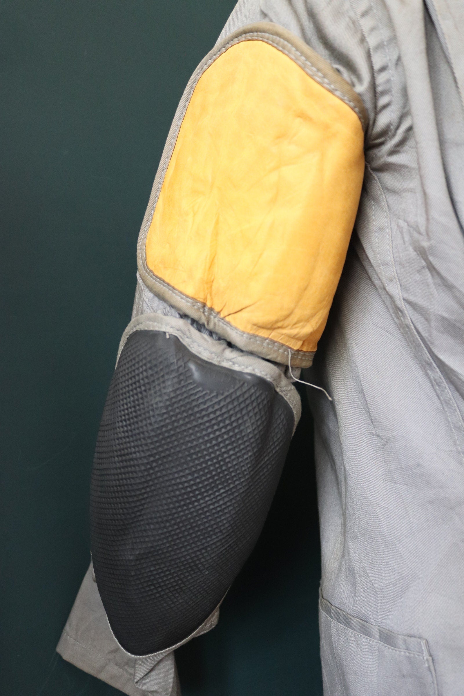 Vintage 1960s shooting jacket - 10-X hunting - rifle patches - 36” chest