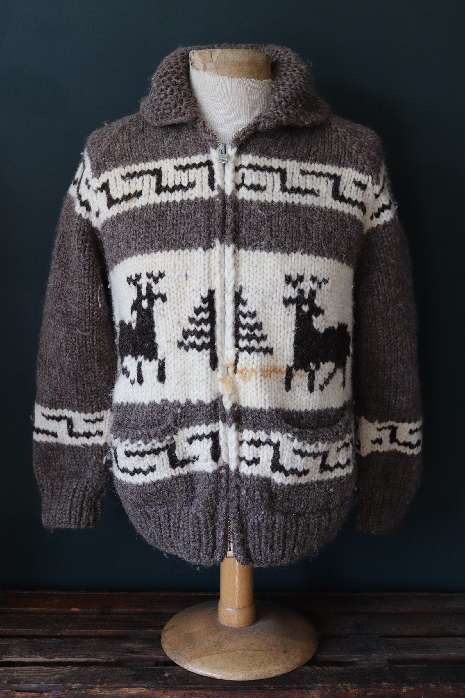 Vintage 1980s 80s 1990s 90s Kanata knitted wool cowichan sweater cardigan jumper knit stag deer cream brown shawl collar 40” chest